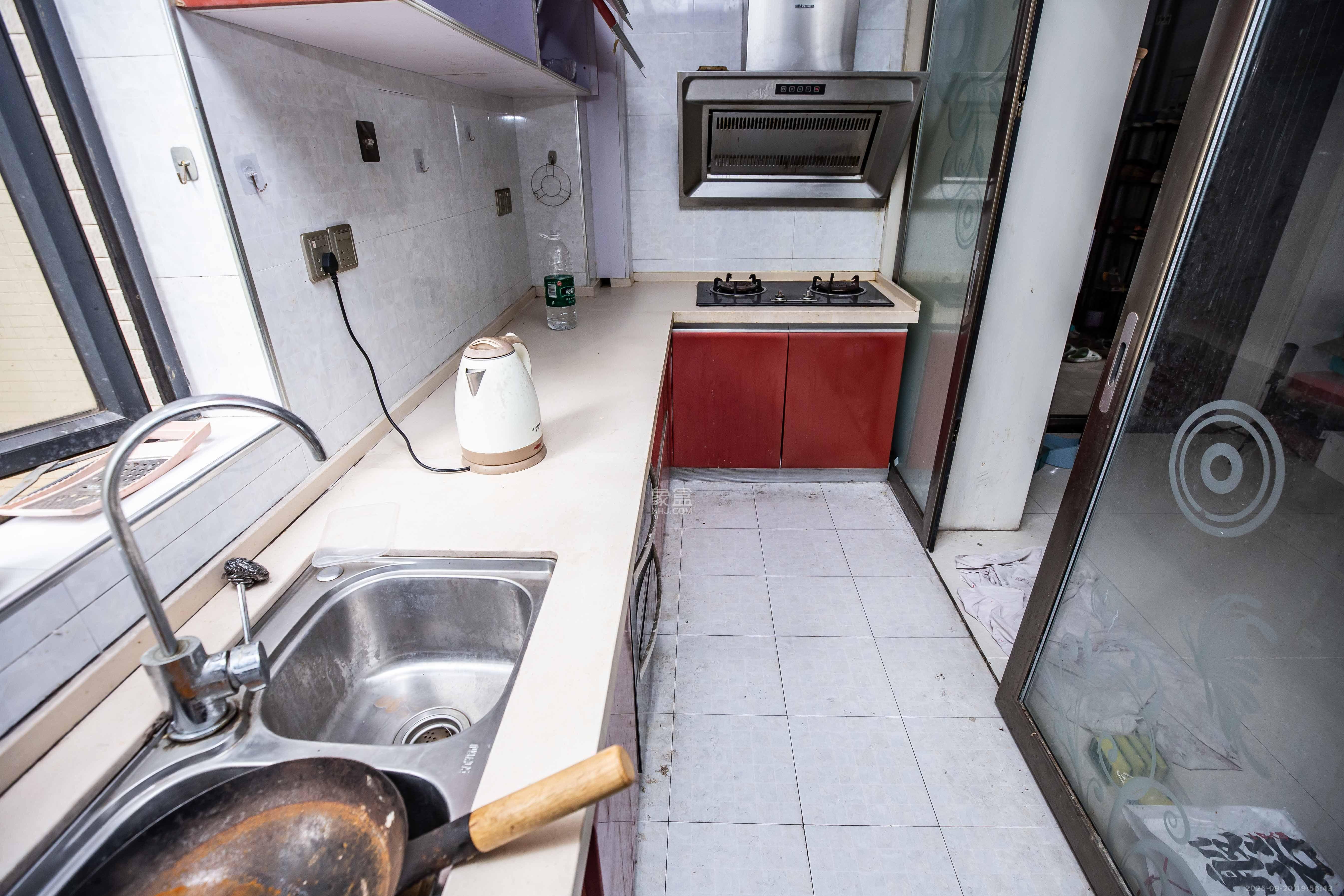 莱茵城 3室2厅1卫 2100.0元/月 莱茵城 3室2厅1卫 2100.0元/月室内图