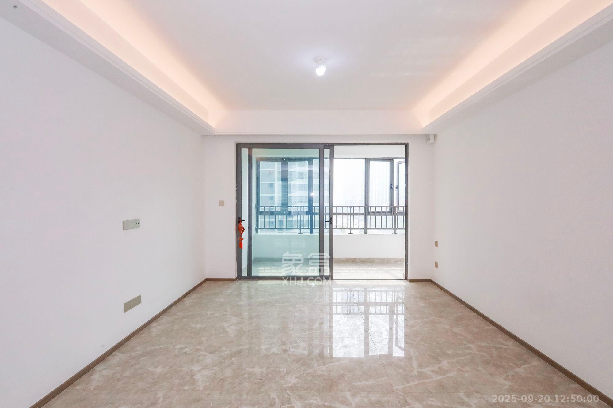 复地滨江金融中心 4室2厅2卫 6000.0元/月 复地滨江金融中心 4室2厅2卫 6000.0元/月室内图