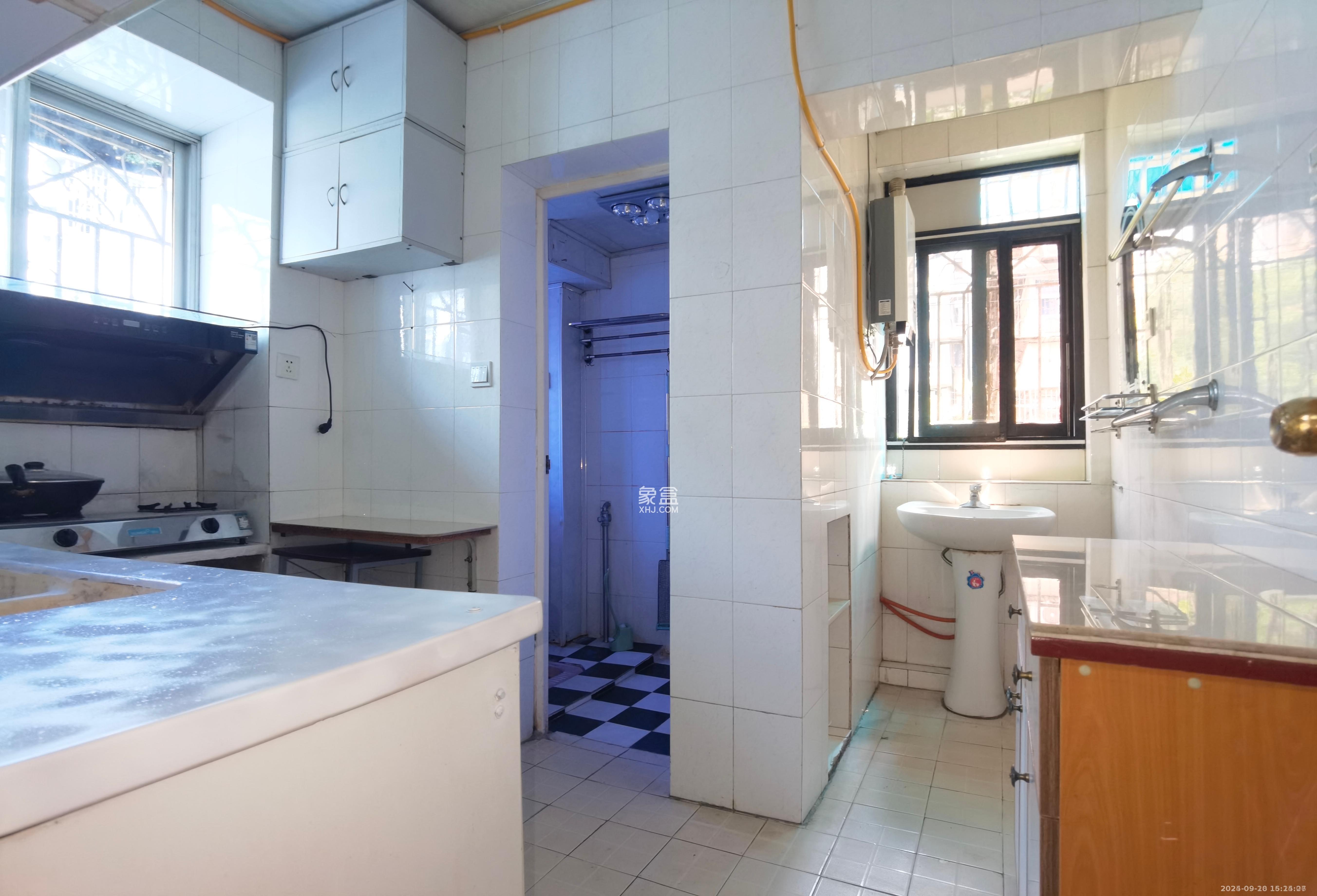 民主东街散盘 3室2厅2卫 2500.0元/月 民主东街散盘 3室2厅2卫 2500.0元/月室内图