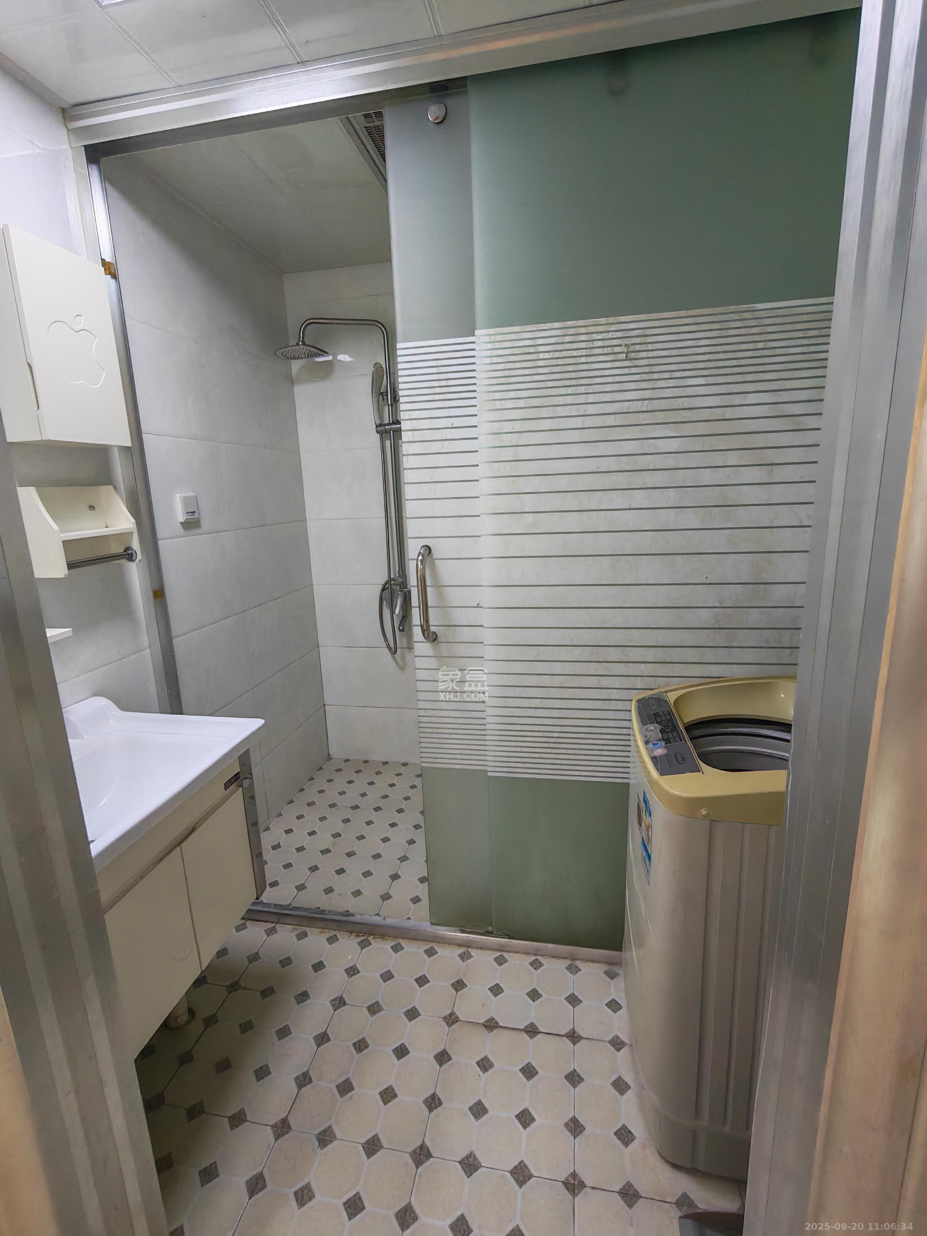 四季星城  2室2厅1卫    1400.0元/月室内图