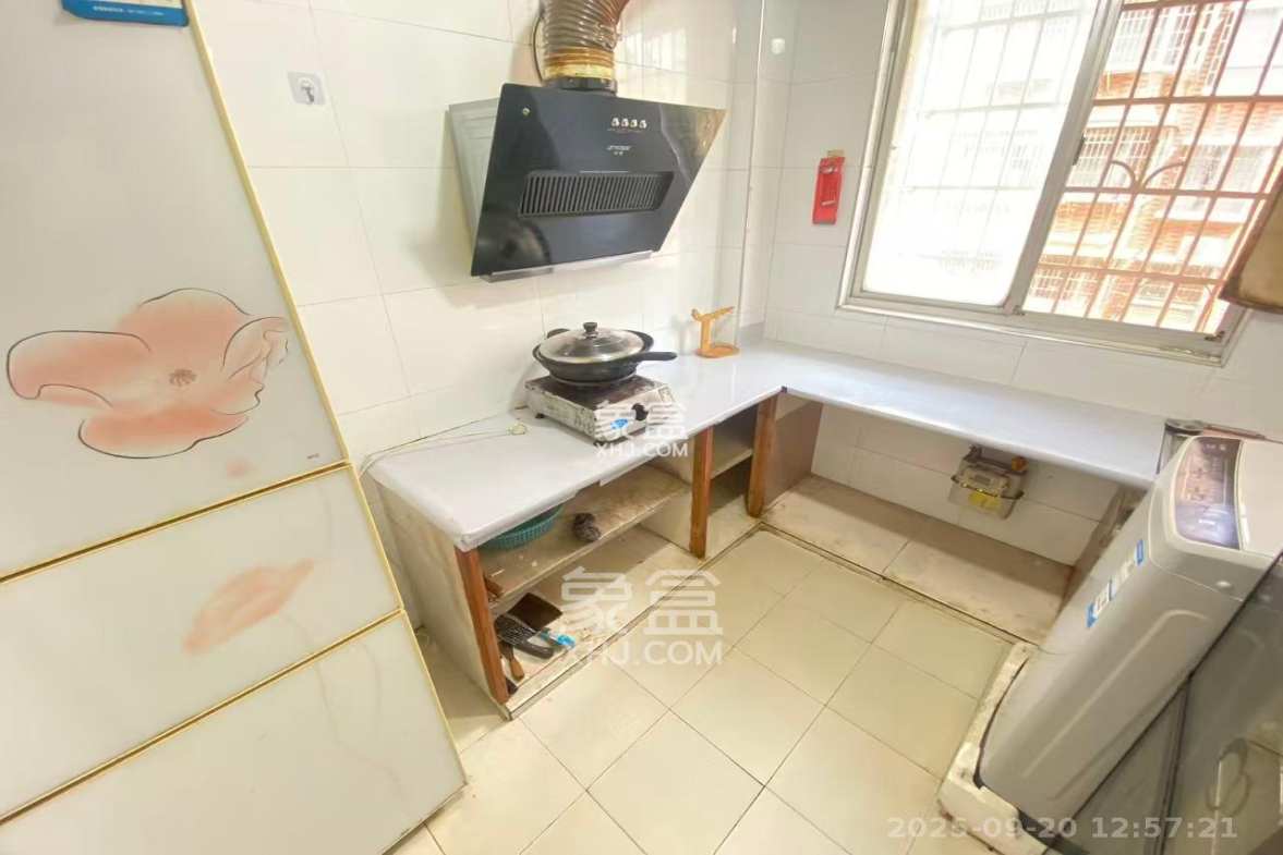 西龙苑安置小区(西垅苑小区) 2室1厅1卫 1400.0元/月 西龙苑安置小区(西垅苑小区) 2室1厅1卫 1400.0元/月室内图