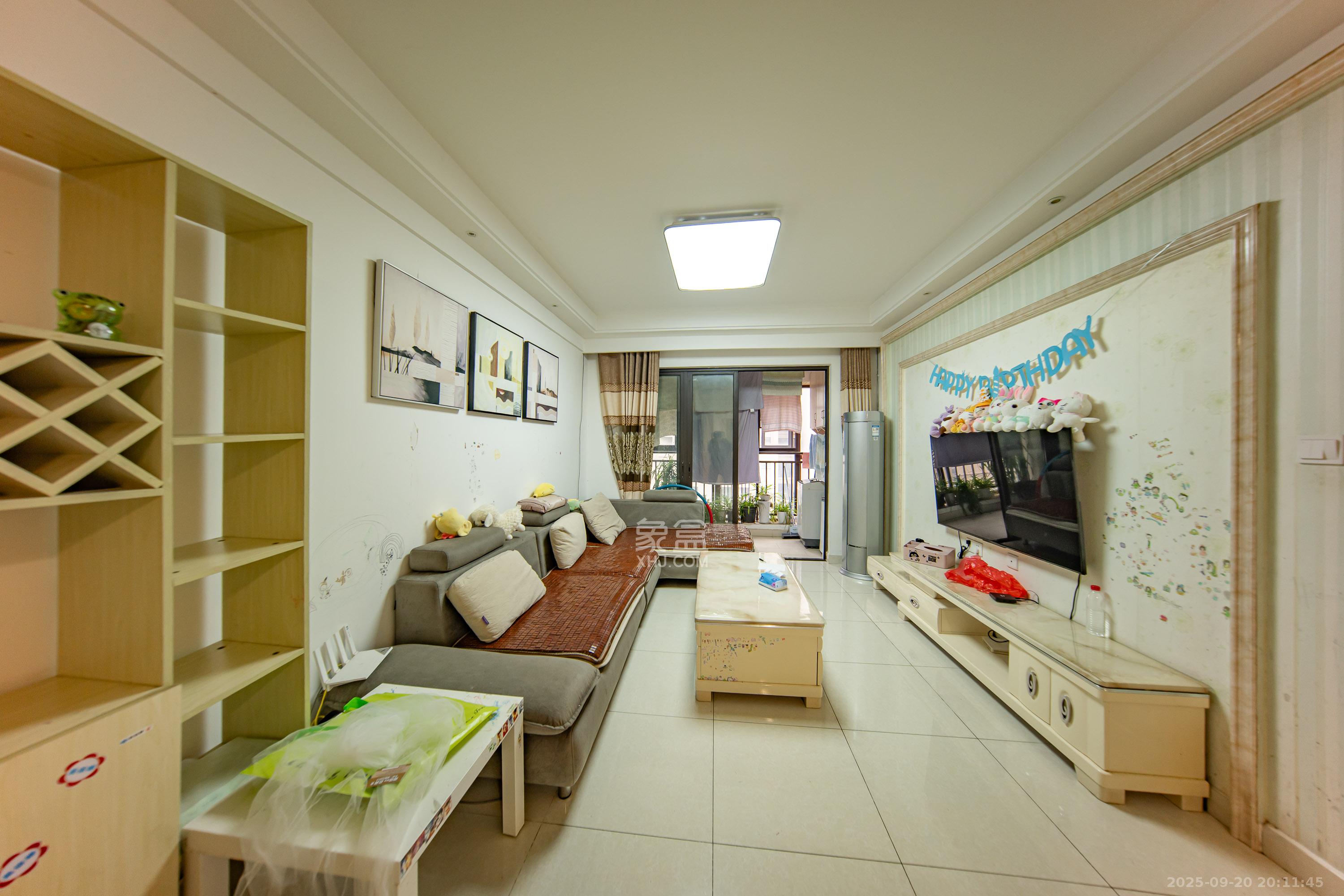 中海国际三期 3室2厅2卫 2200.0元/月 中海国际三期 3室2厅2卫 2200.0元/月室内图