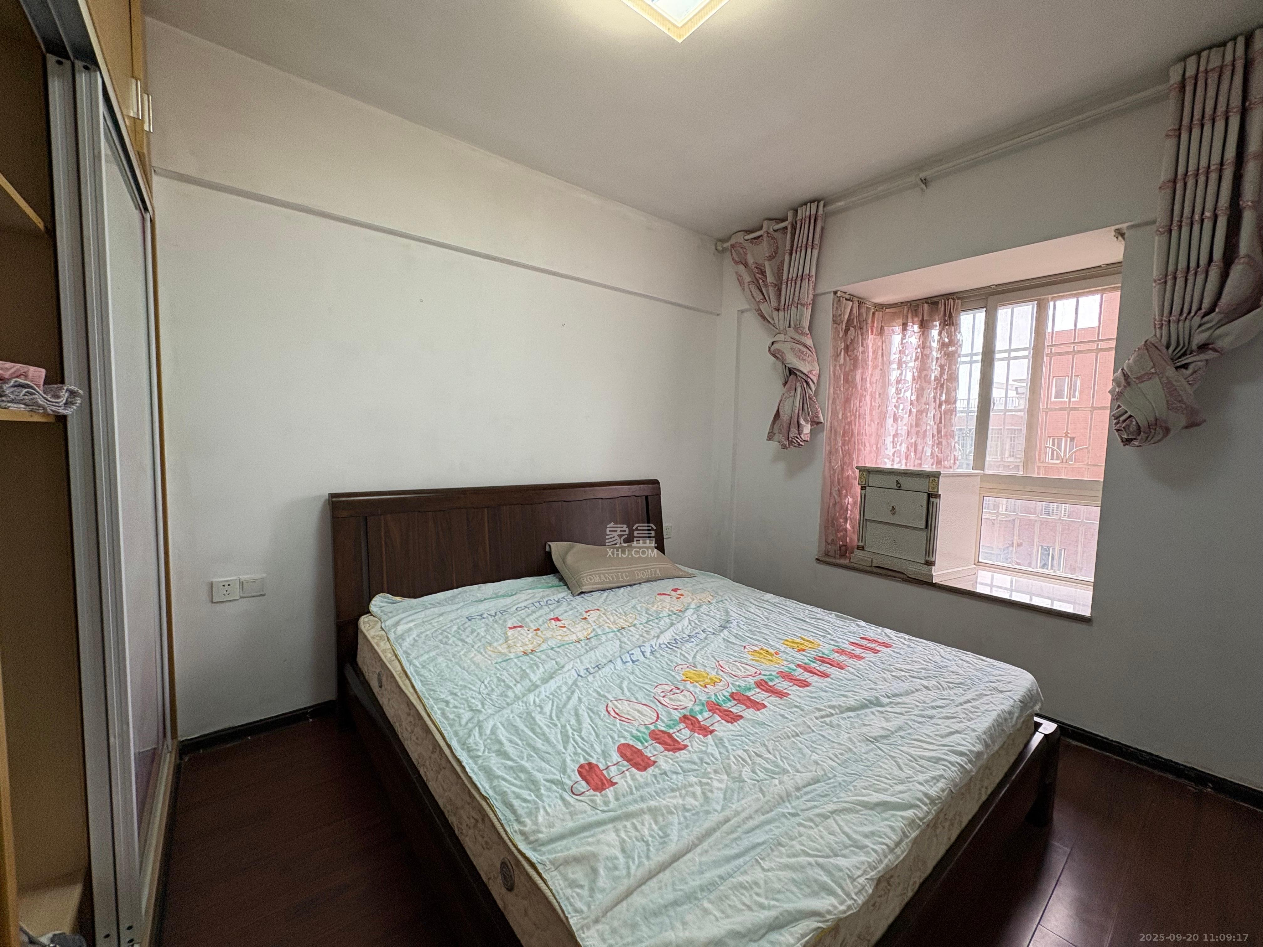 芙蓉环卫公寓 3室2厅1卫 1600.00元/月 芙蓉环卫公寓 3室2厅1卫 1600.00元/月室内图