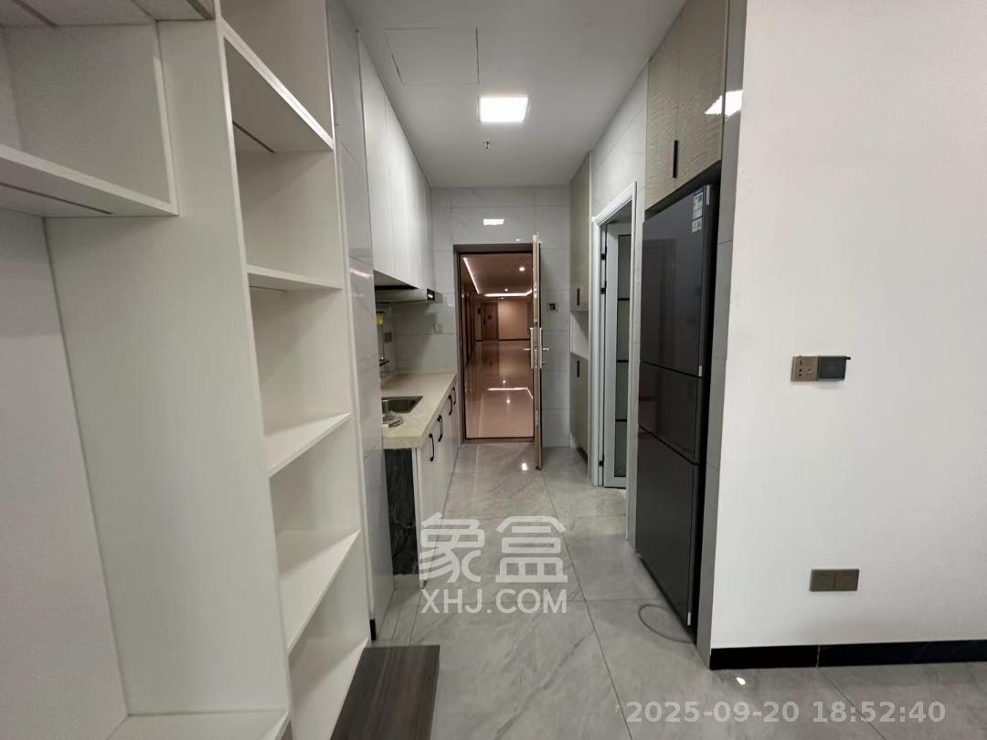 汇景发展环球中心  1室0厅1卫    2600.0元/月室内图