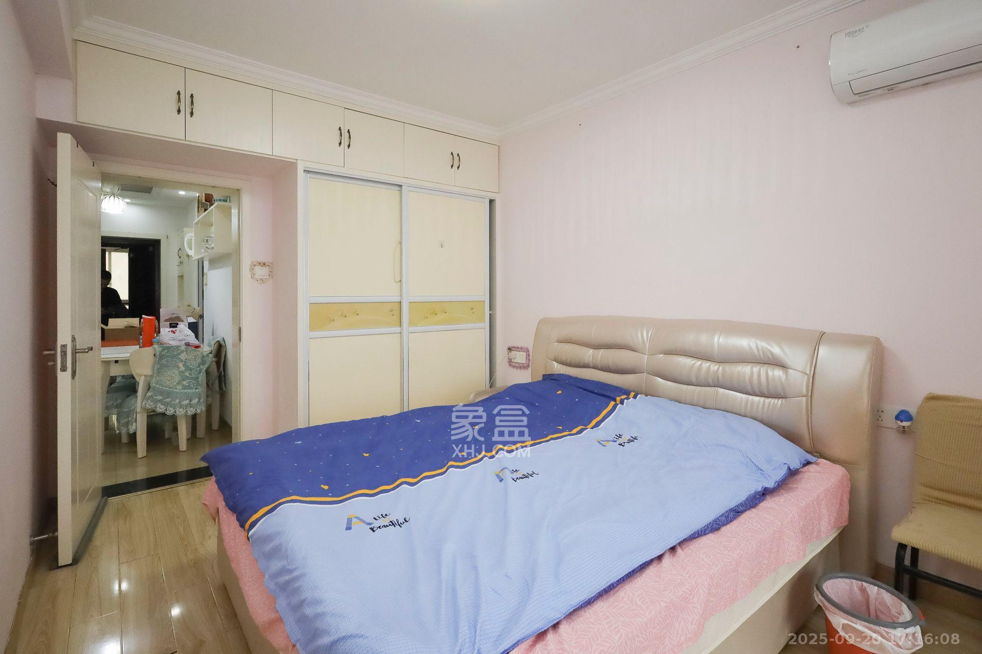 新诚小区  2室1厅1卫   1800.00元/月室内图