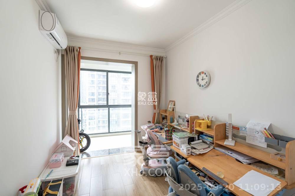 融科东南海  4室2厅2卫    4000.0元/月室内图