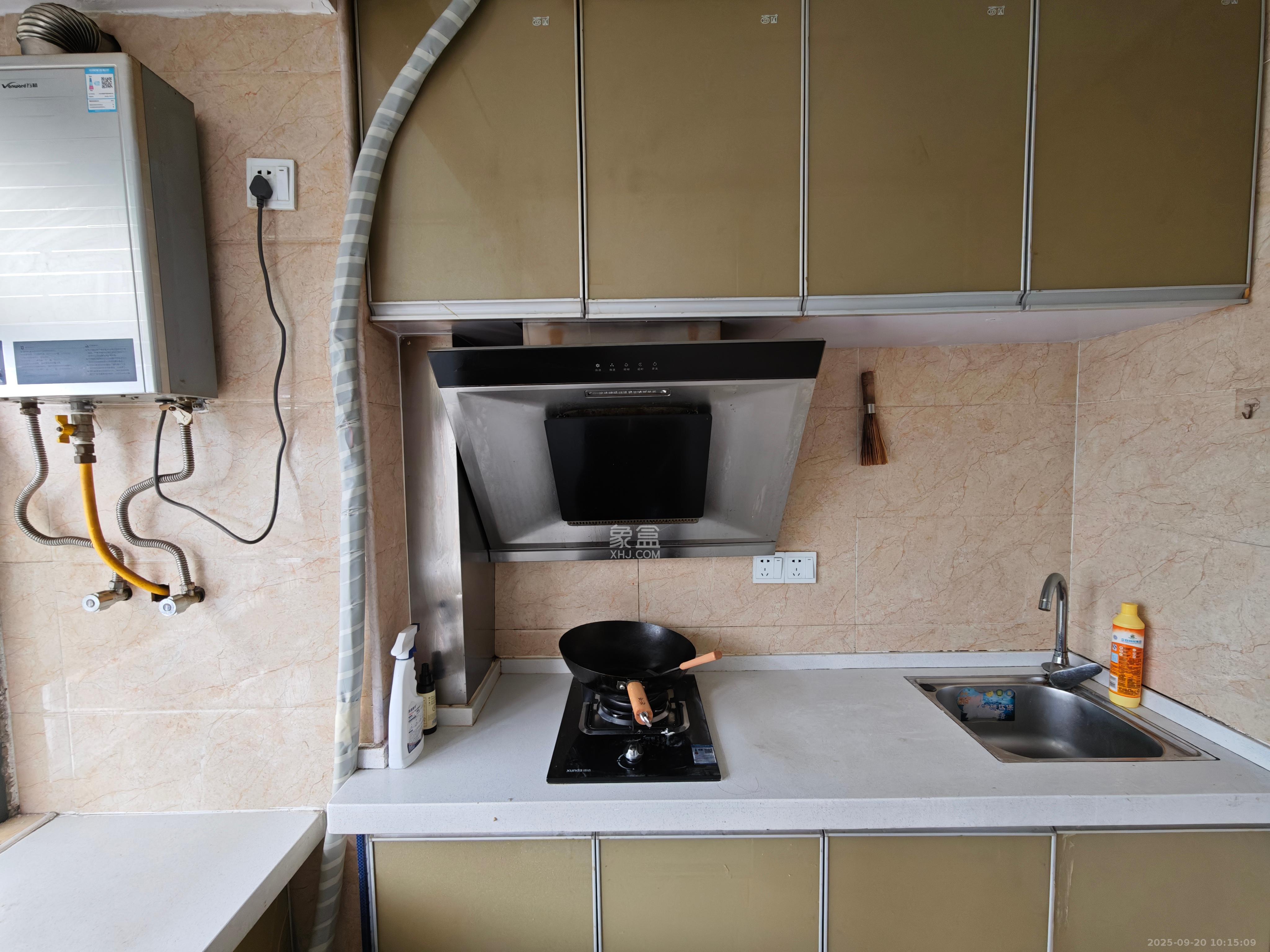 蓝湾国际广场 1室1厅1卫 1600.0元/月 蓝湾国际广场 1室1厅1卫 1600.0元/月室内图