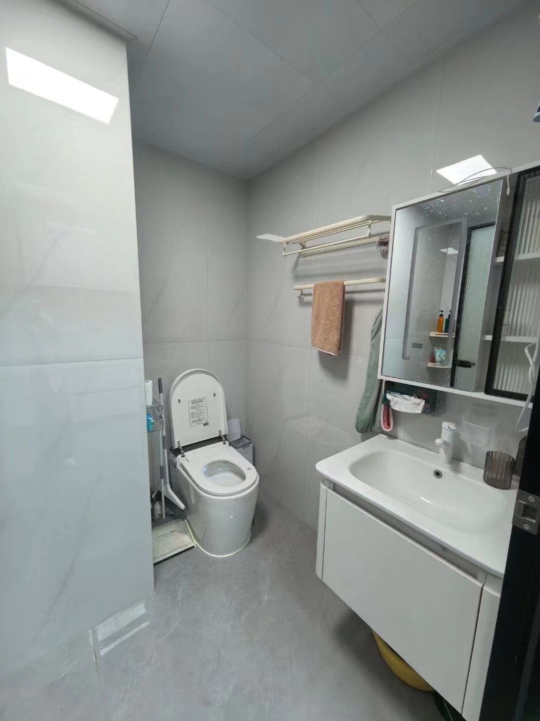 富华里 1室0厅0卫 1500.0元/月 富华里 1室0厅0卫 1500.0元/月室内图