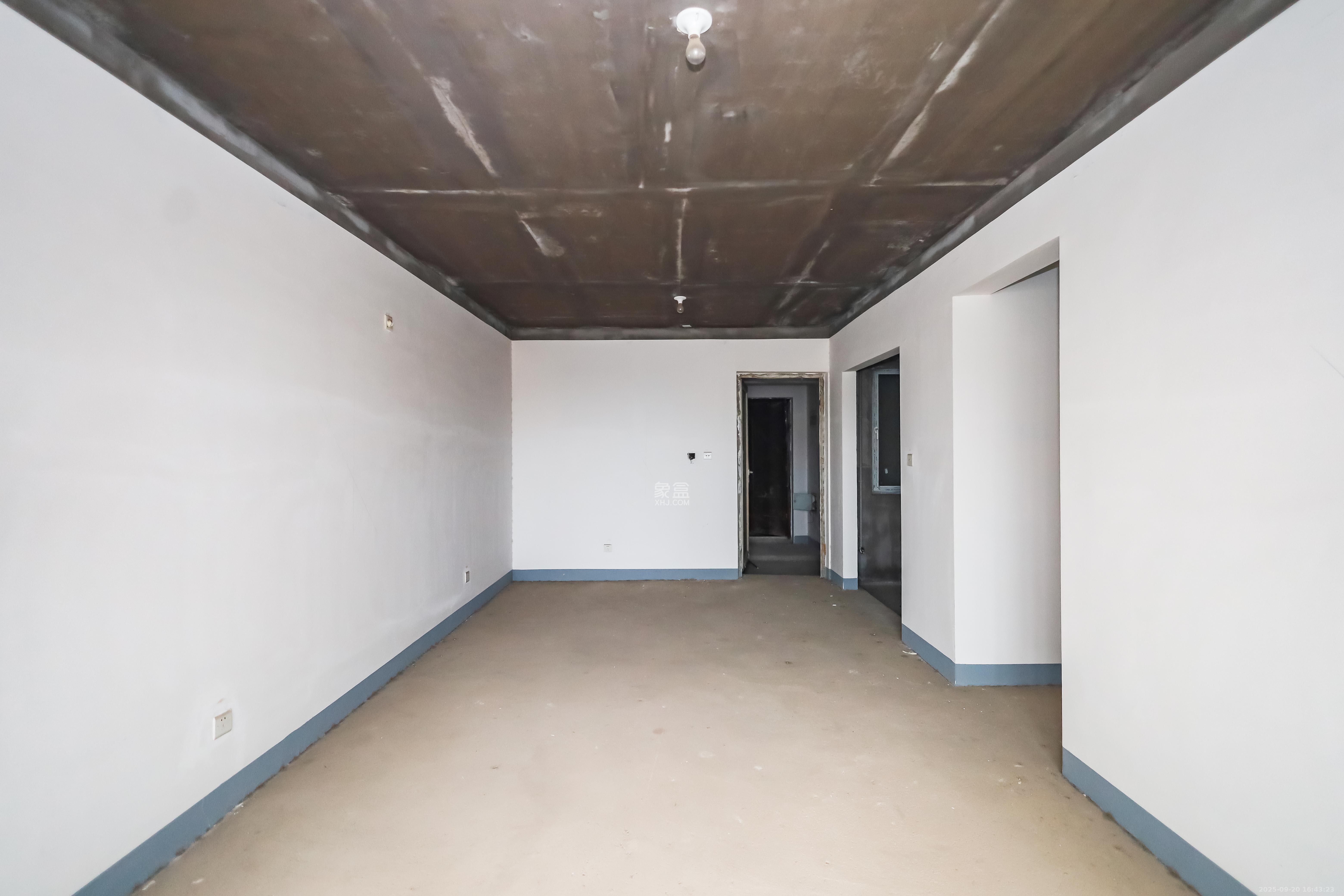 金科世界城 3室2厅1卫 62.0万 金科世界城 3室2厅1卫 62.0万客厅