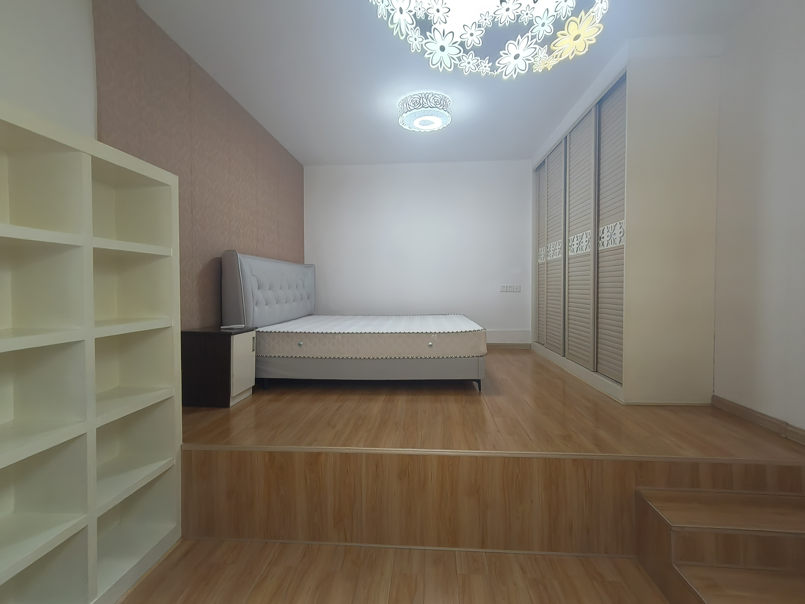 维港十字街 1室1厅1卫 1300.0元/月 维港十字街 1室1厅1卫 1300.0元/月室内图