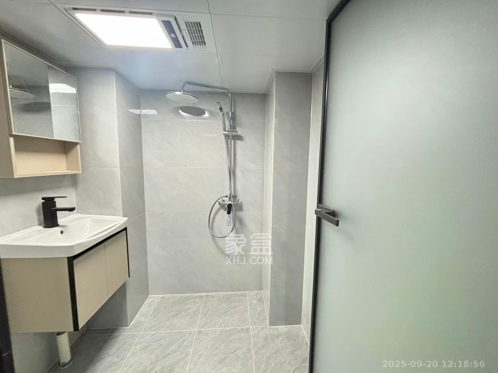 裕天国际商汇中心  2室1厅1卫    2300.0元/月室内图