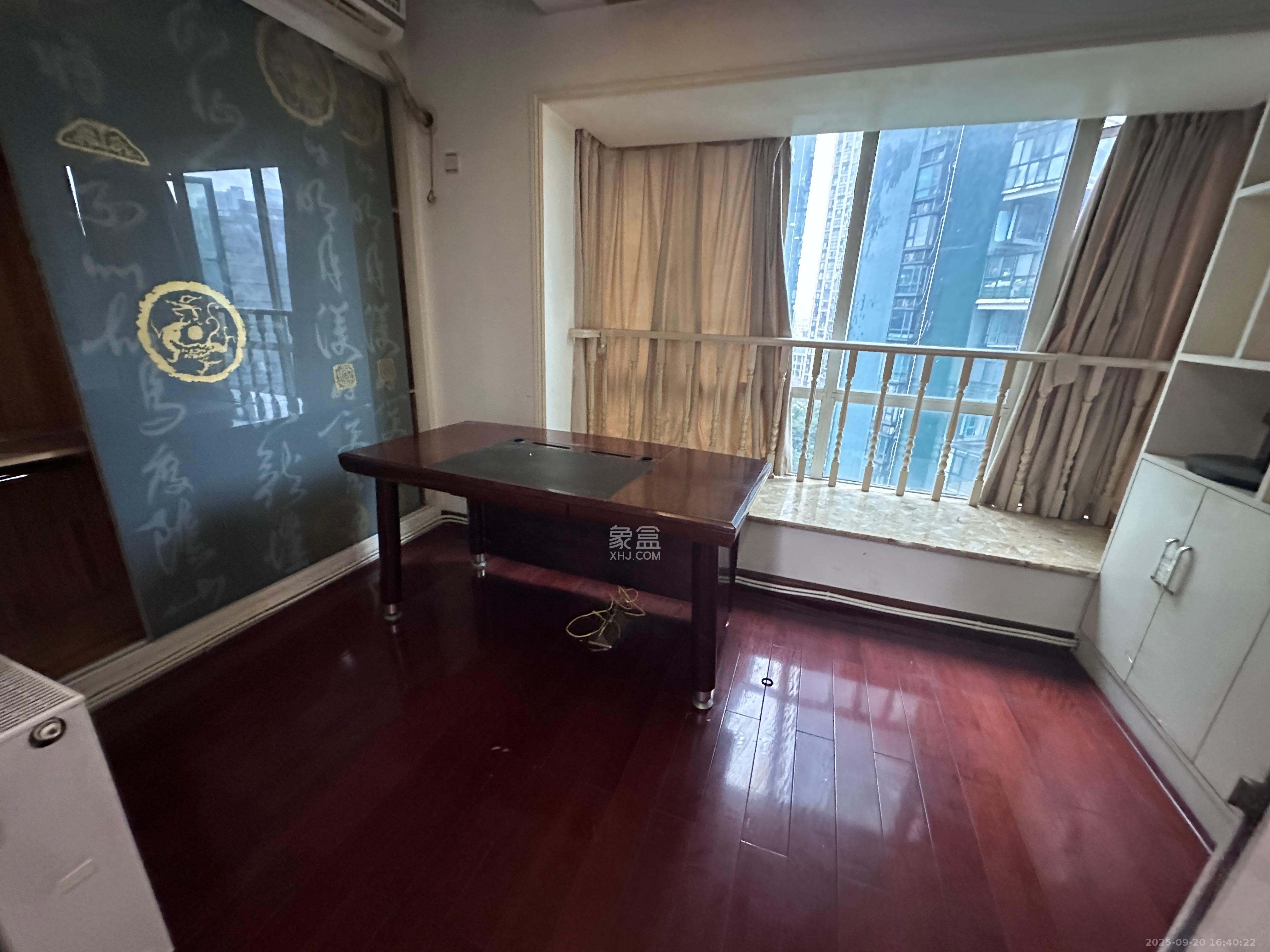 华盛新外滩  4室2厅2卫    5500.0元/月室内图