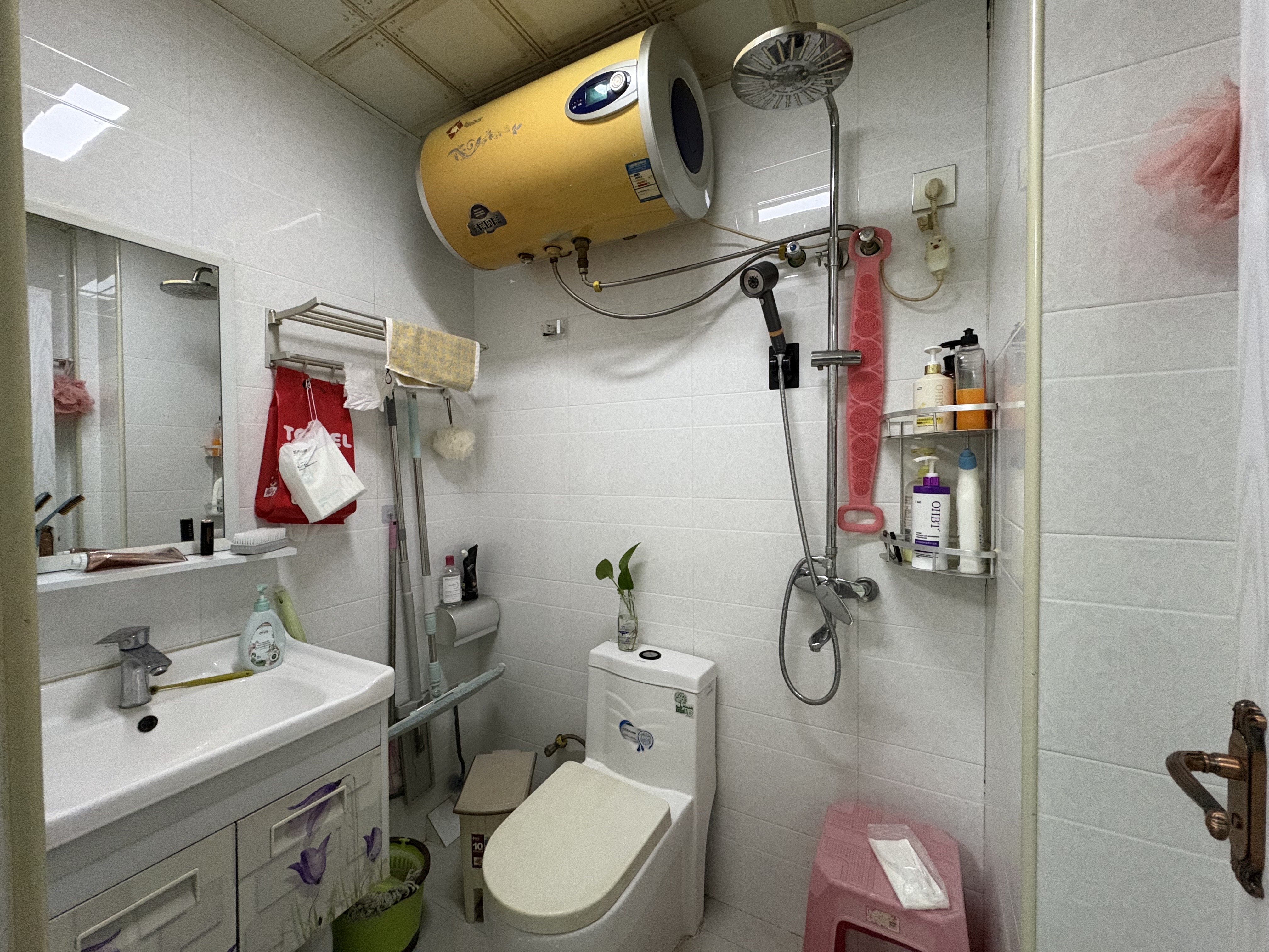 富厚名邸 1室1厅1卫 28.0万 富厚名邸 1室1厅1卫 28.0万客厅