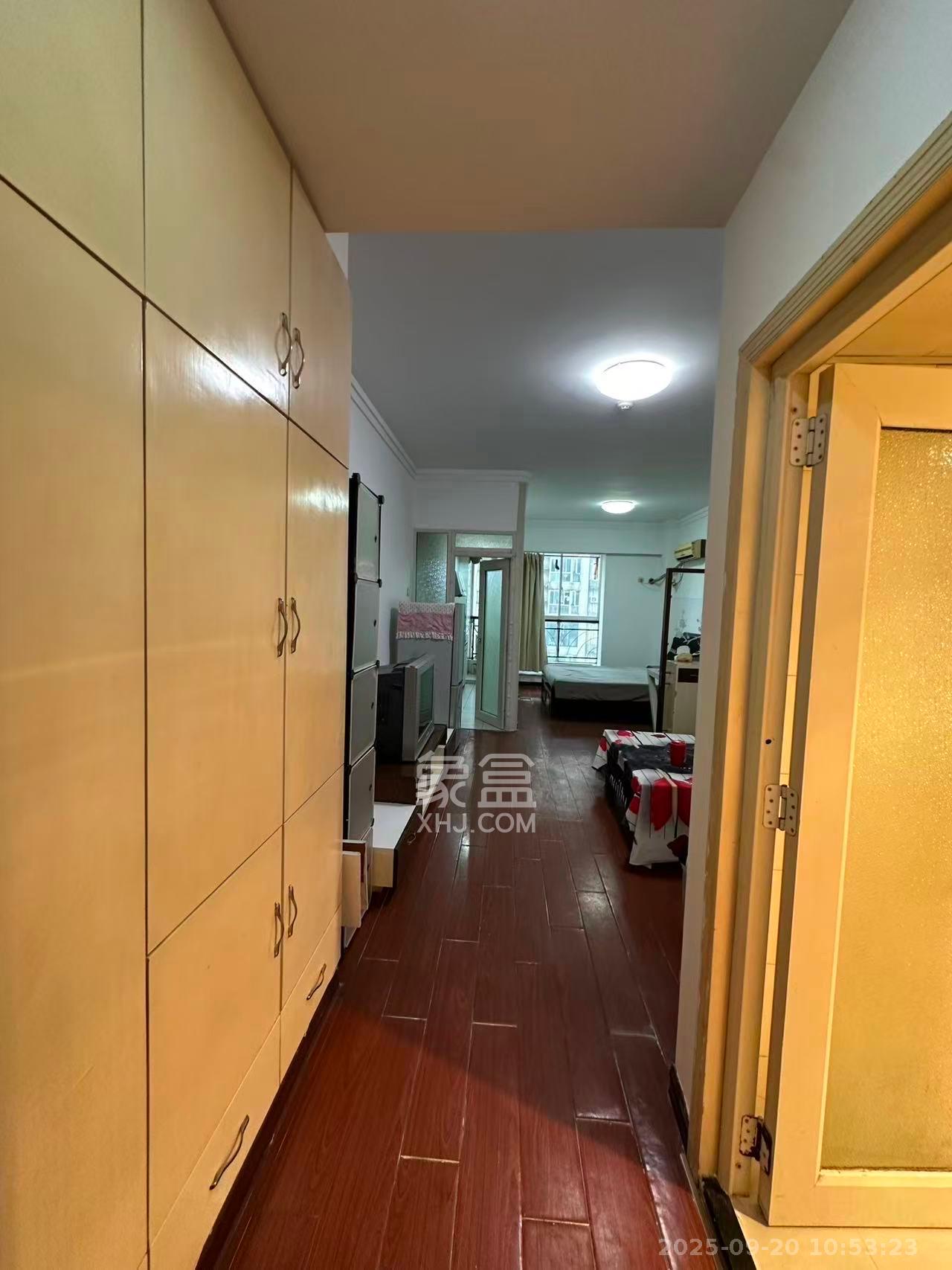 时代先锋 1室1厅1卫 1300.0元/月 时代先锋 1室1厅1卫 1300.0元/月室内图