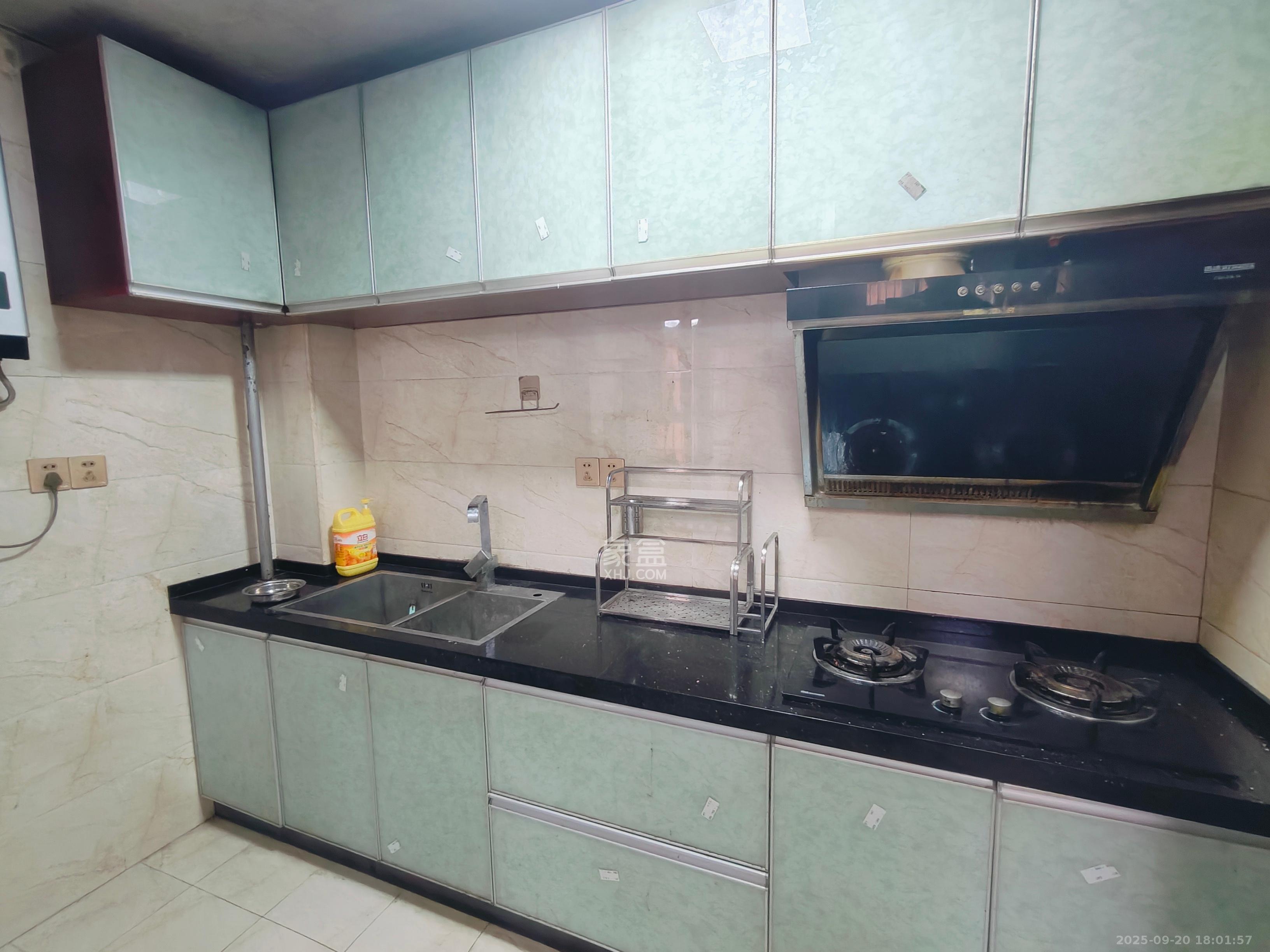 海伦春天  2室1厅1卫    2000.0元/月室内图