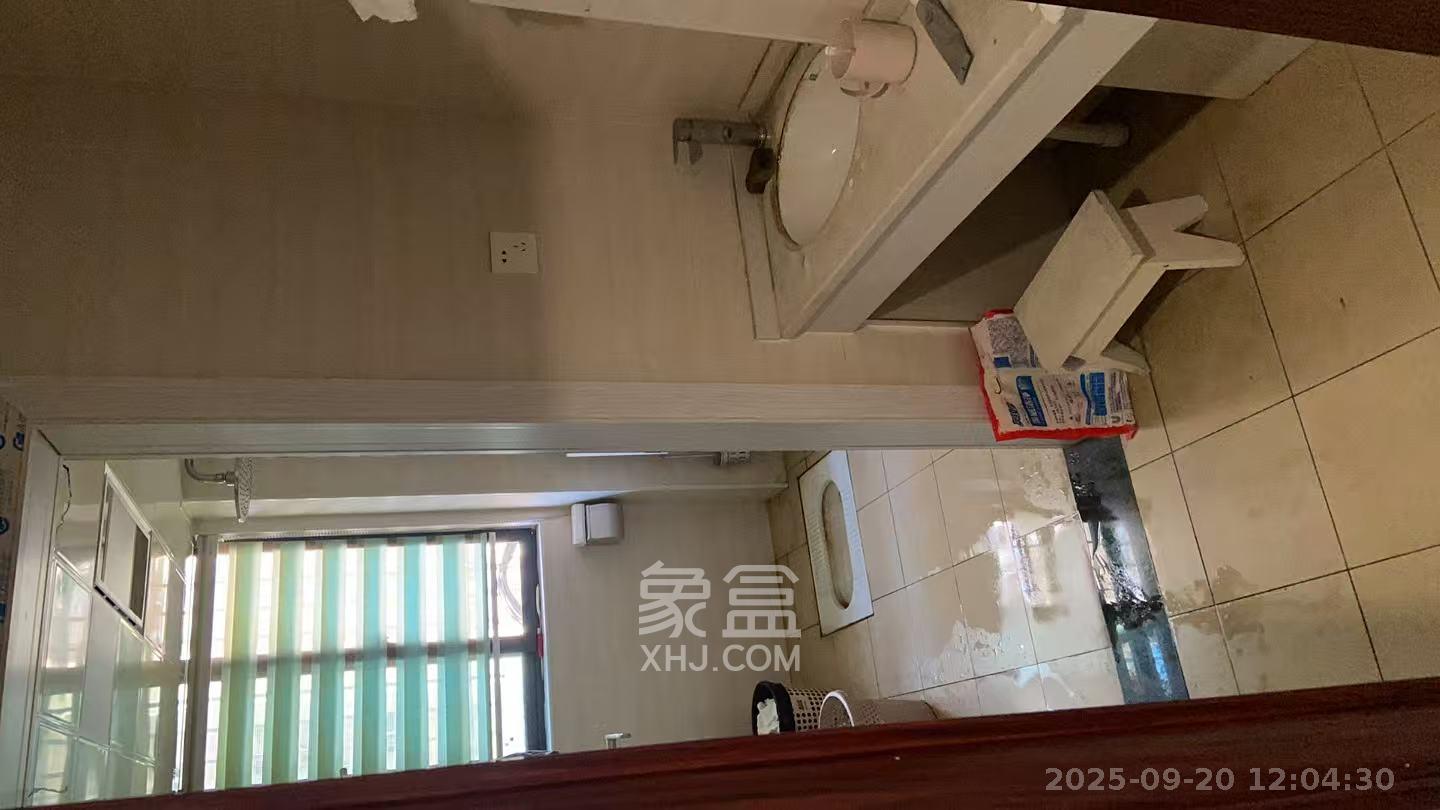 佳美紫郡 3室1厅2卫 1700.0元/月 佳美紫郡 3室1厅2卫 1700.0元/月室内图