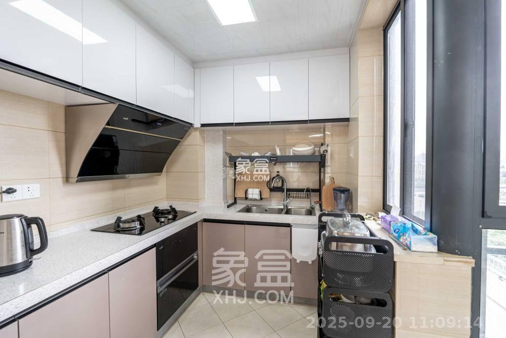 融科东南海  4室2厅2卫    4000.0元/月室内图