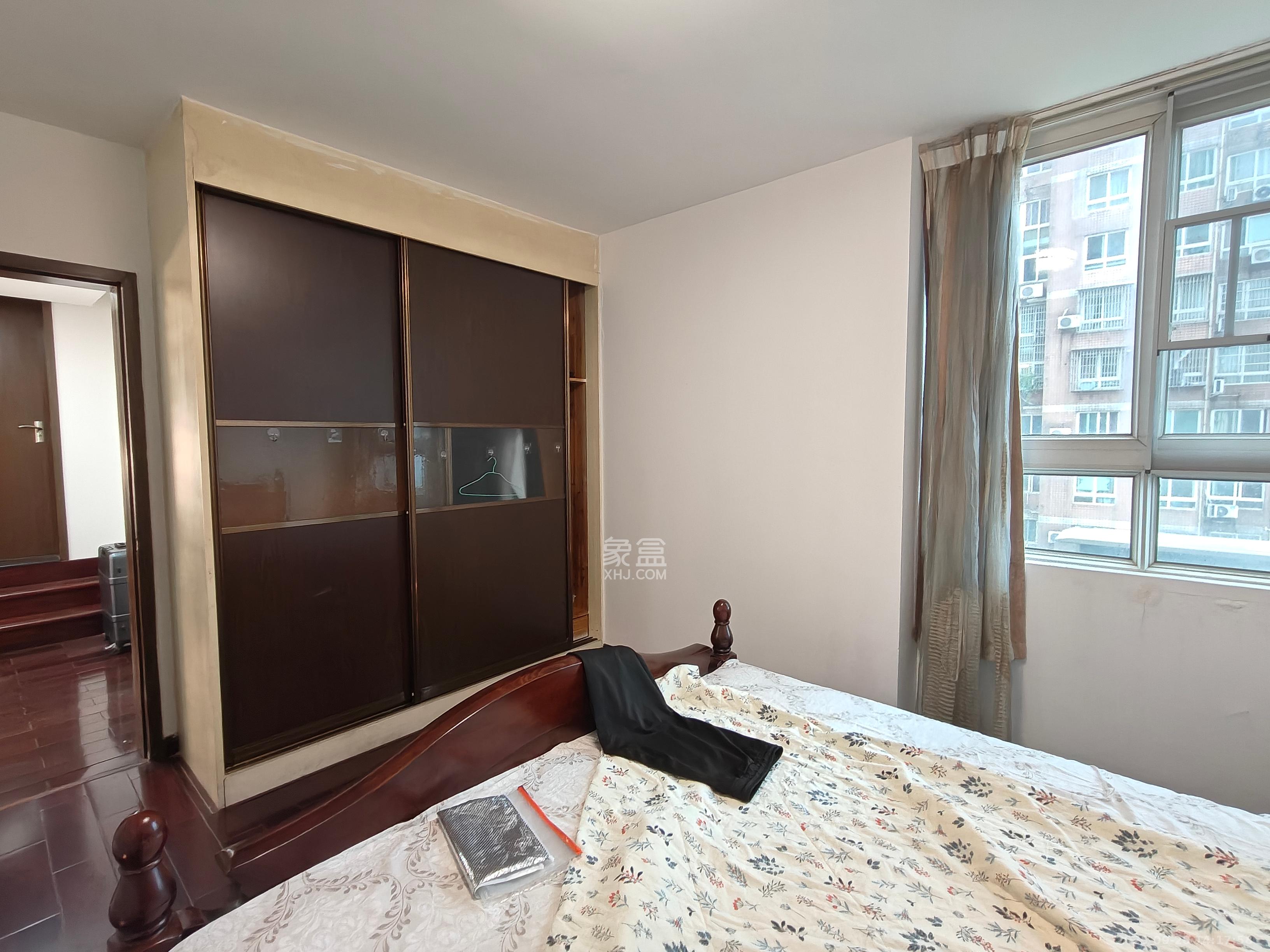 君临天厦 4室2厅2卫 3800.0元/月 君临天厦 4室2厅2卫 3800.0元/月室内图