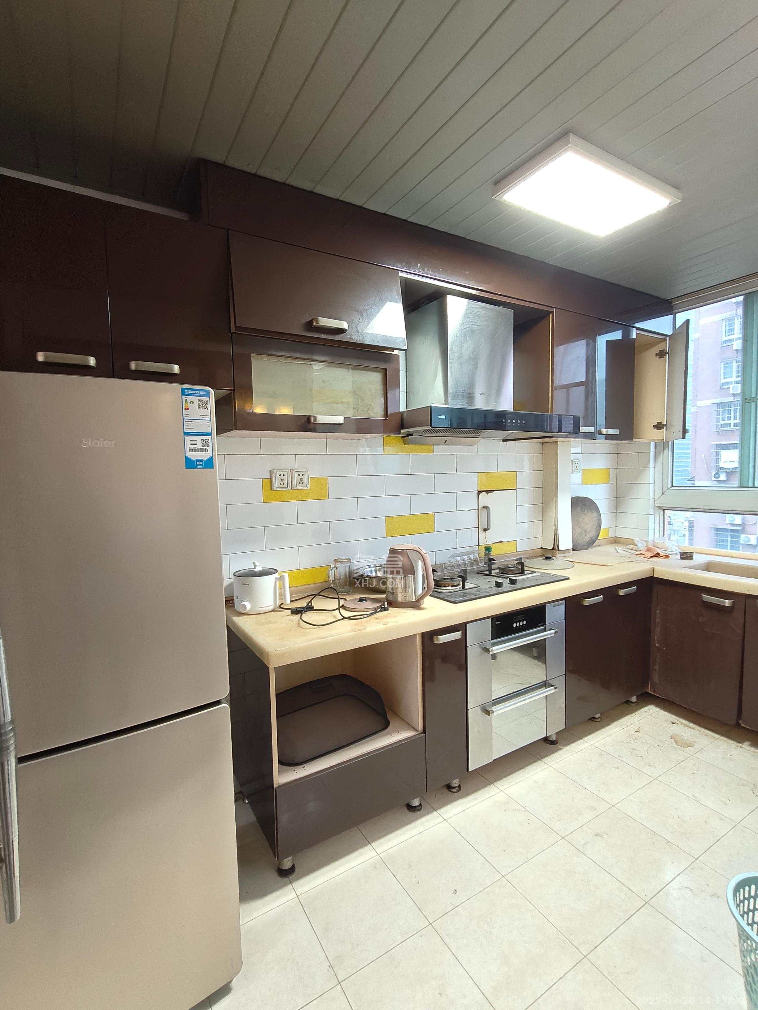 君临天厦 4室2厅2卫 3800.0元/月 君临天厦 4室2厅2卫 3800.0元/月室内图