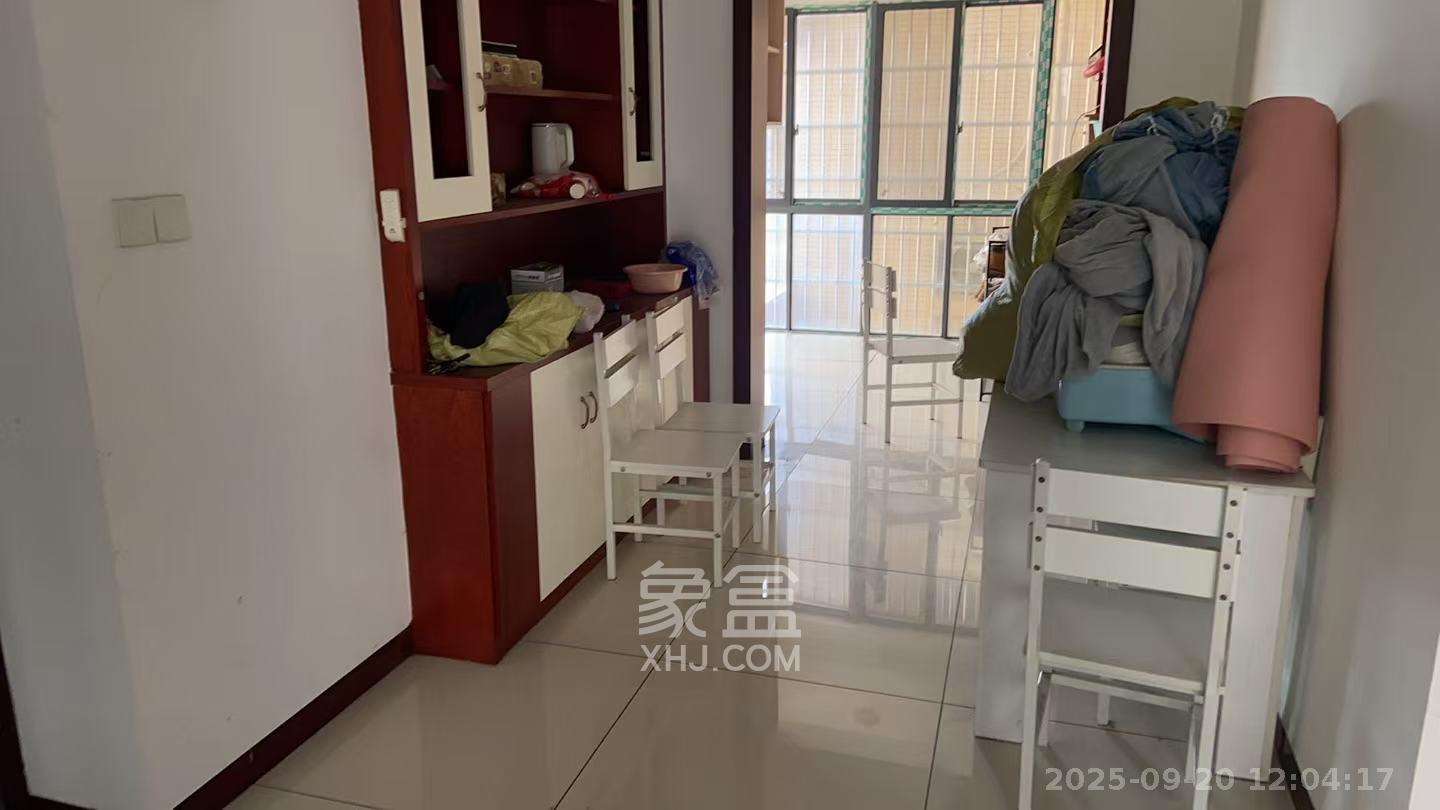 佳美紫郡 3室1厅2卫 1700.0元/月 佳美紫郡 3室1厅2卫 1700.0元/月室内图