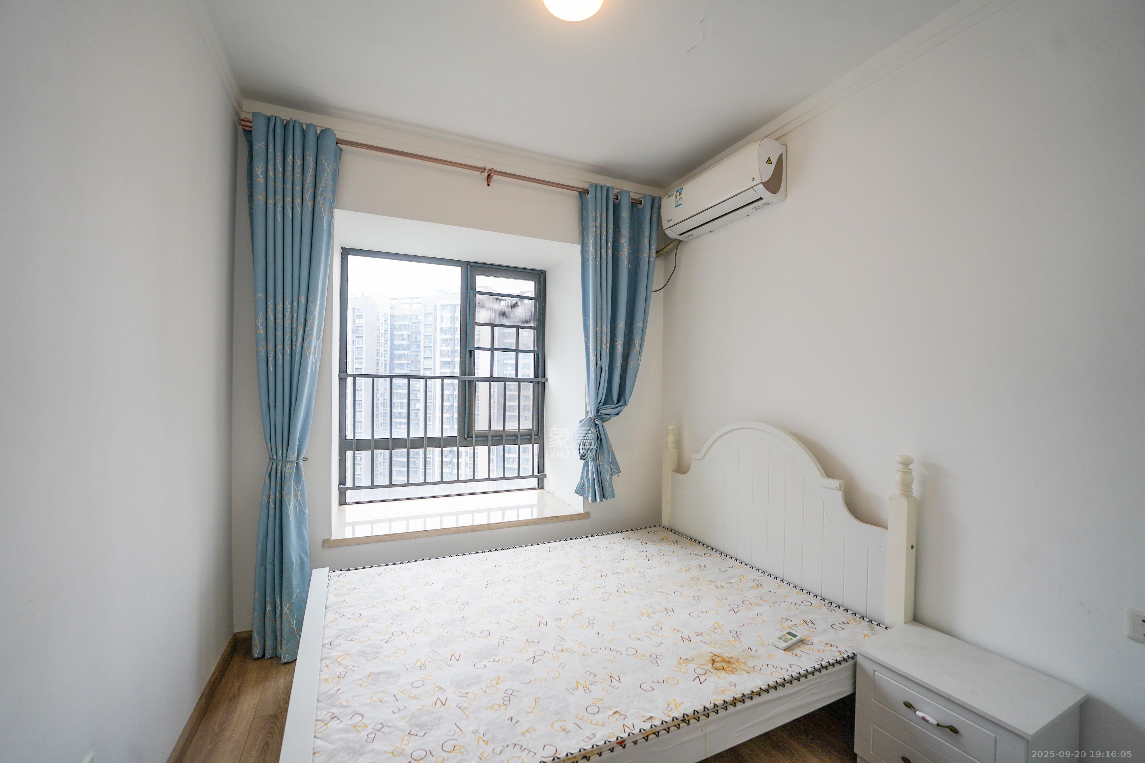 汇金城/嘉华城(二期、三期) 4室2厅2卫 145.0万 汇金城/嘉华城(二期、三期) 4室2厅2卫 145.0万卧室