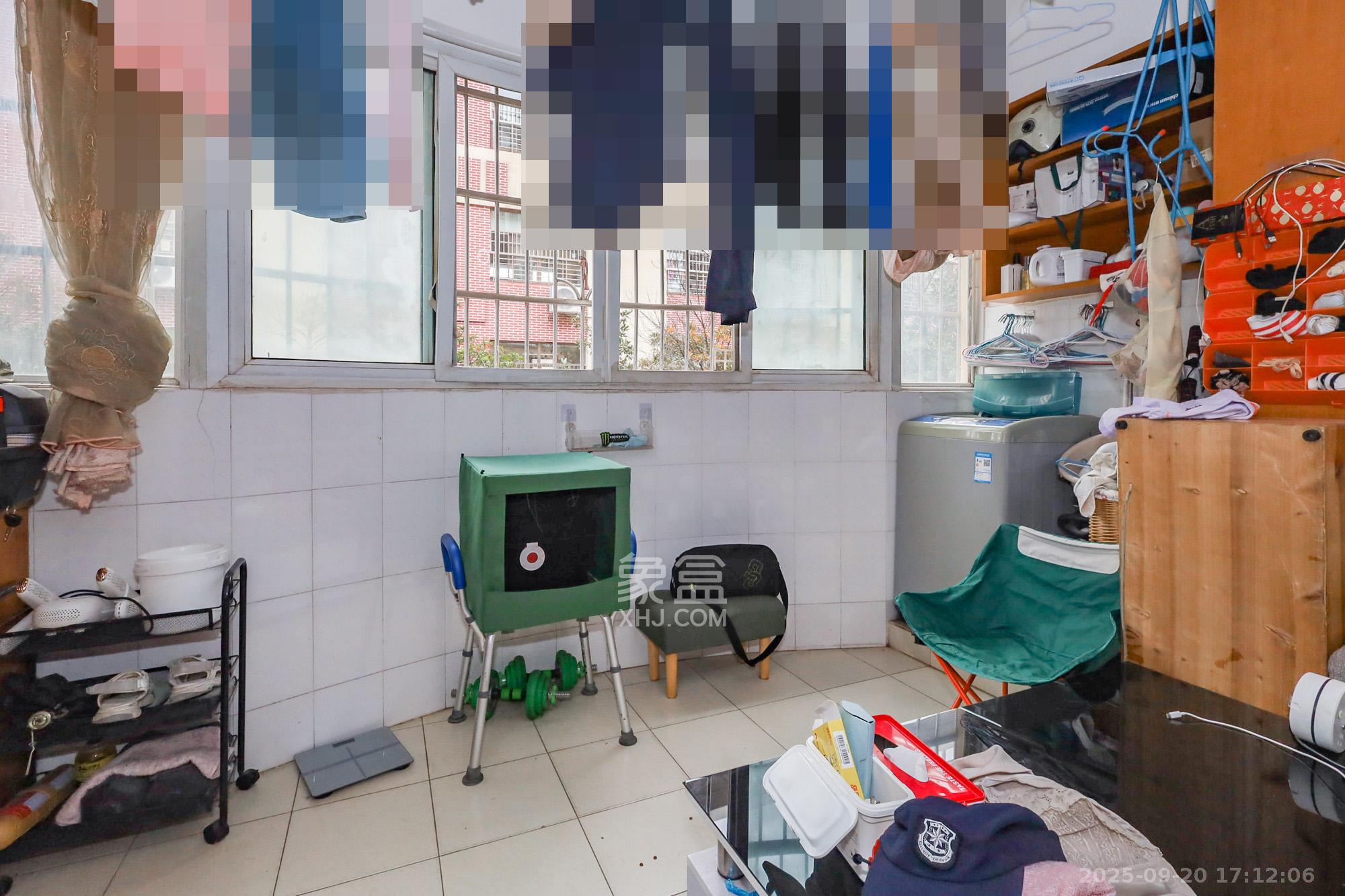 德润园 3室2厅1卫 67.8万 德润园 3室2厅1卫 67.8万阳台