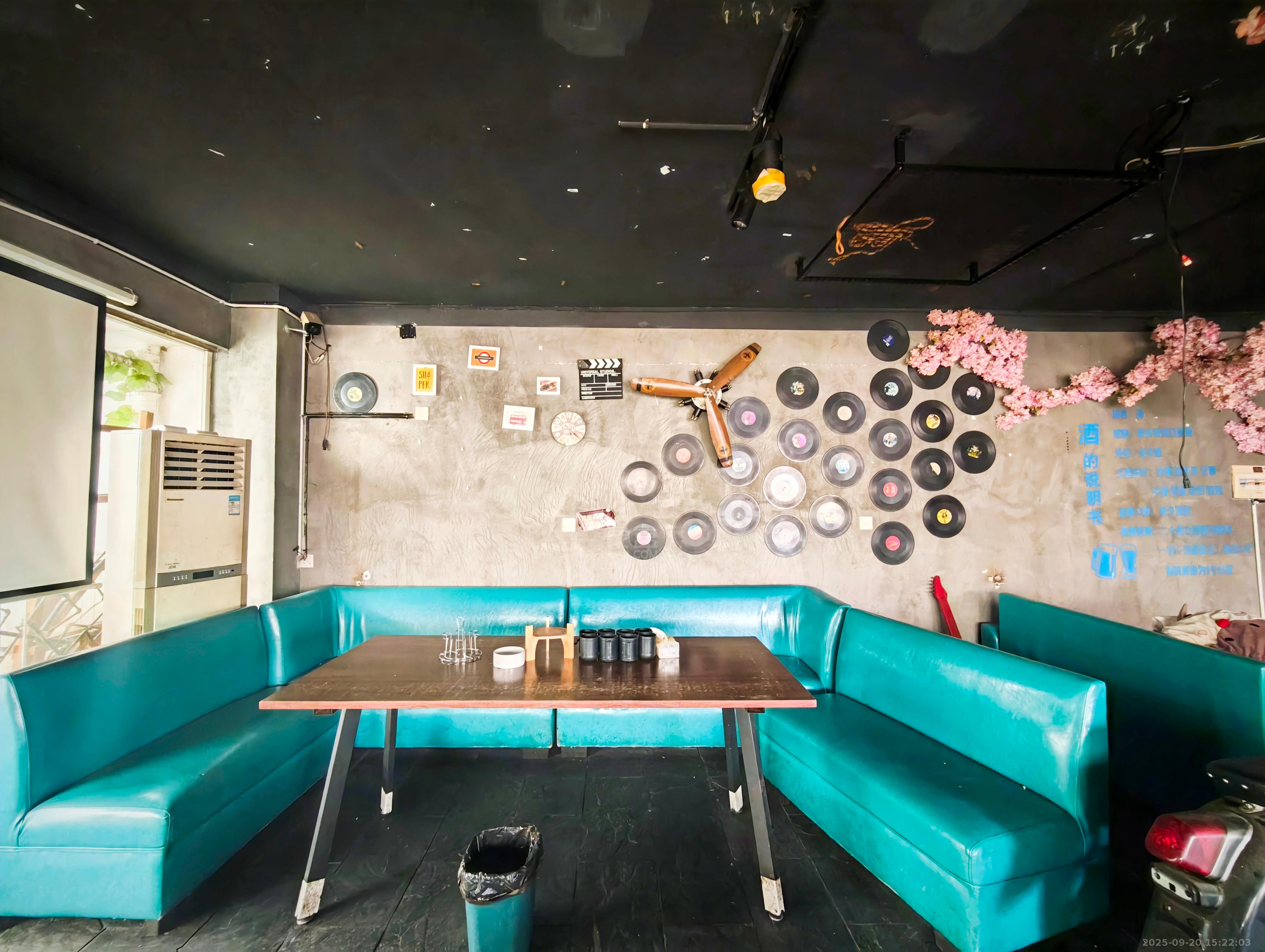 家润多 1室1厅1卫 3000.0元/月 家润多 1室1厅1卫 3000.0元/月室内图