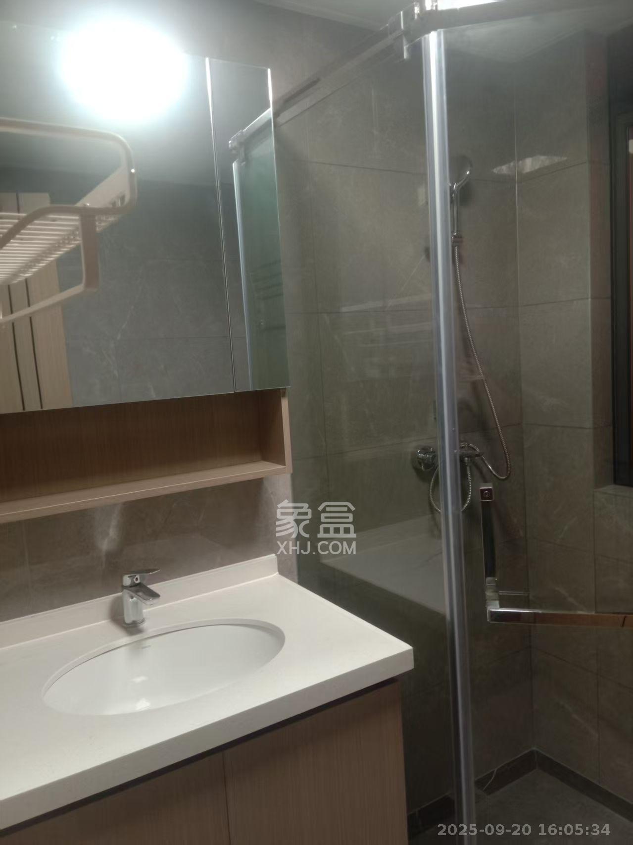 梅溪枫林  4室2厅2卫    3200.0元/月室内图