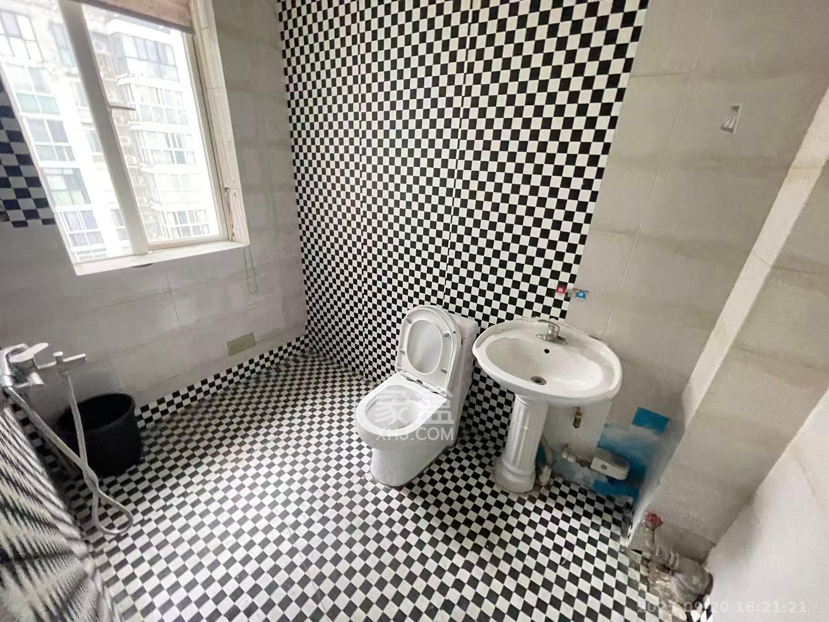 天鸿天府(天鸿中央大院) 3室2厅1卫 2500.0元/月 天鸿天府(天鸿中央大院) 3室2厅1卫 2500.0元/月室内图