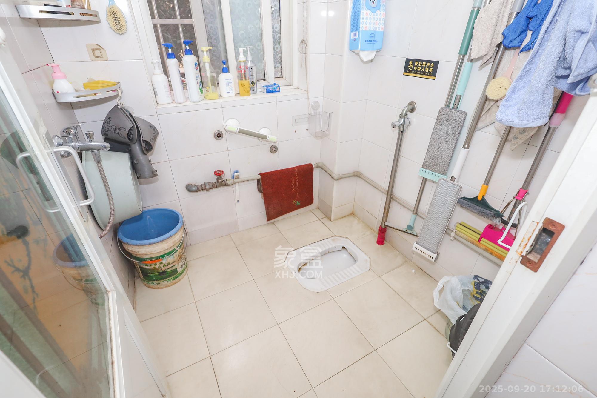 德润园 3室2厅1卫 67.8万 德润园 3室2厅1卫 67.8万卫生间