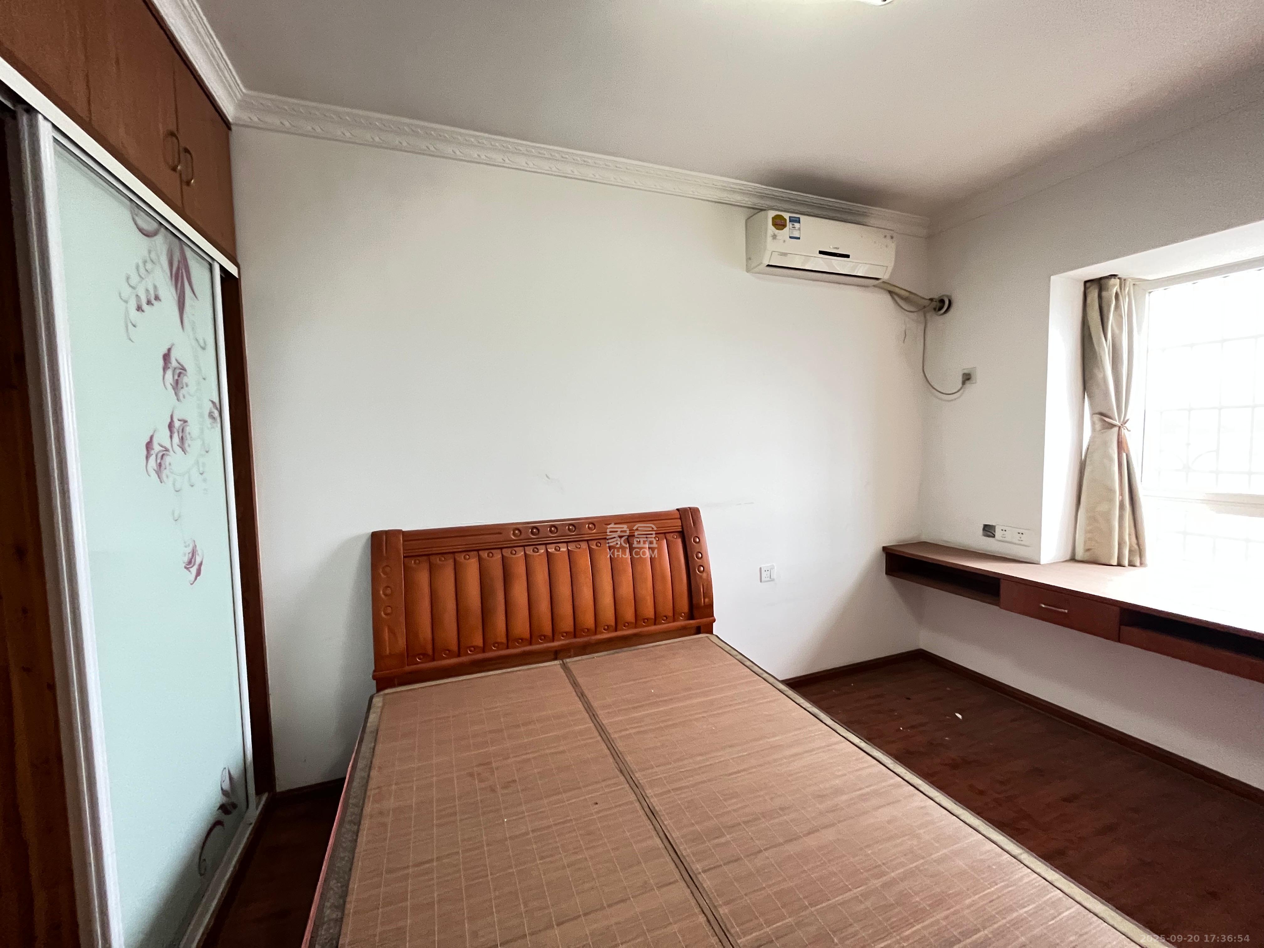 鑫天山城明珠  4室2厅2卫    1700.0元/月室内图