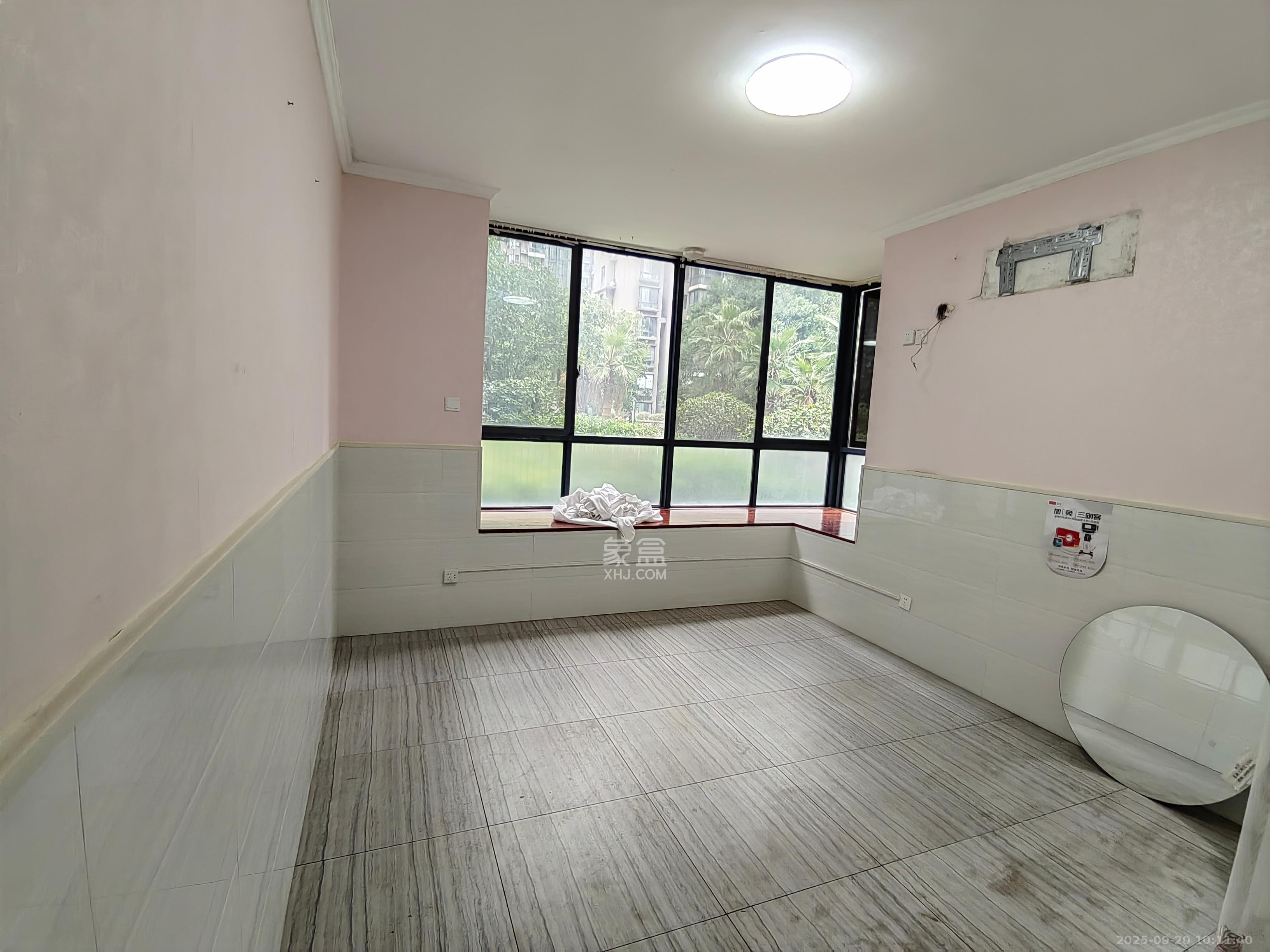 湘江世纪城星江苑 3室2厅2卫 2800.0元/月 湘江世纪城星江苑 3室2厅2卫 2800.0元/月室内图