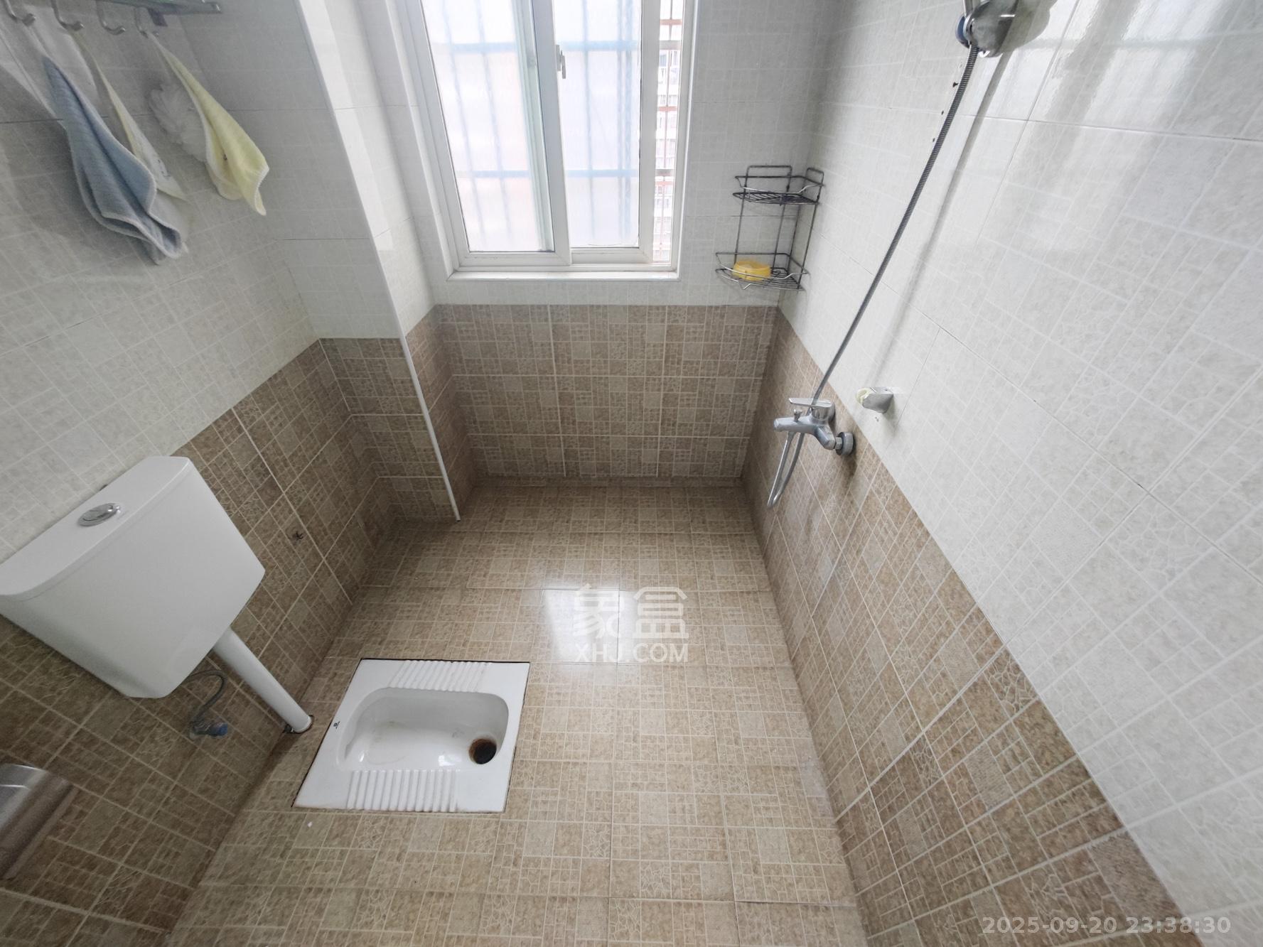 弘欣公寓 3室2厅1卫 79.0万 弘欣公寓 3室2厅1卫 79.0万卫生间