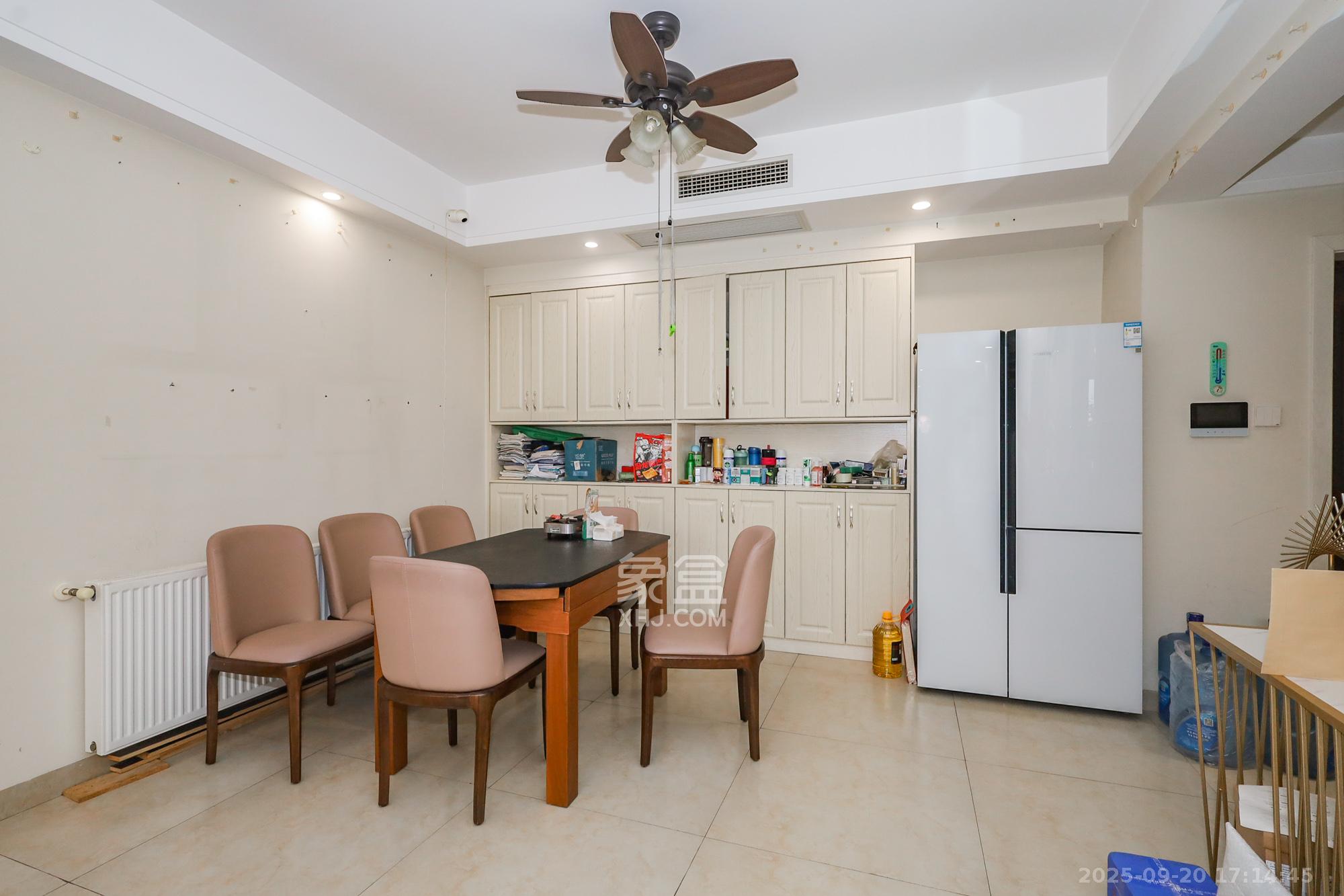 八方小区B区  3室2厅2卫    390.0万其他