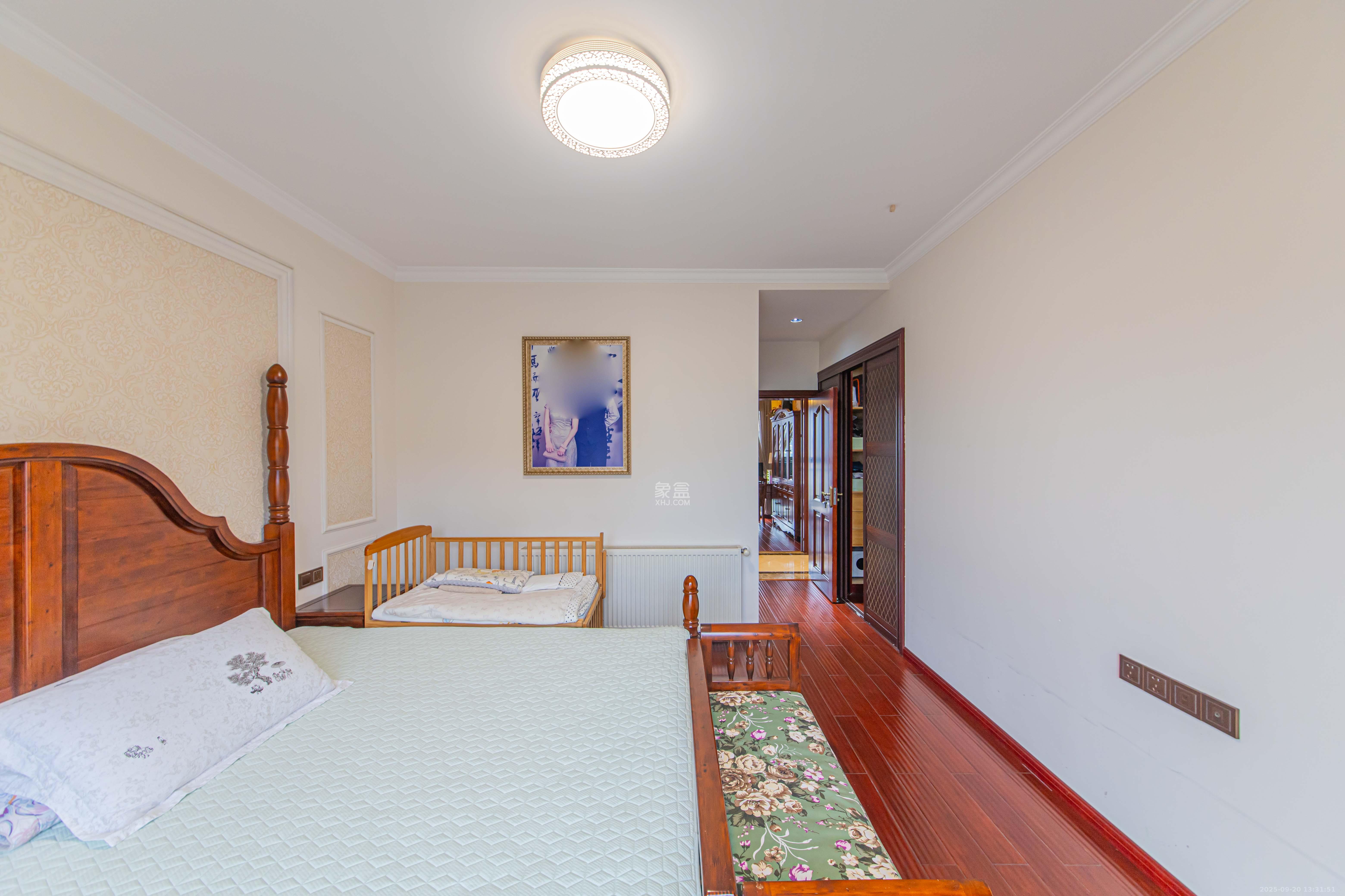 夏威夷碧水春城(碧桂园城市花园) 4室2厅2卫 168.0万 夏威夷碧水春城(碧桂园城市花园) 4室2厅2卫 168.0万卧室