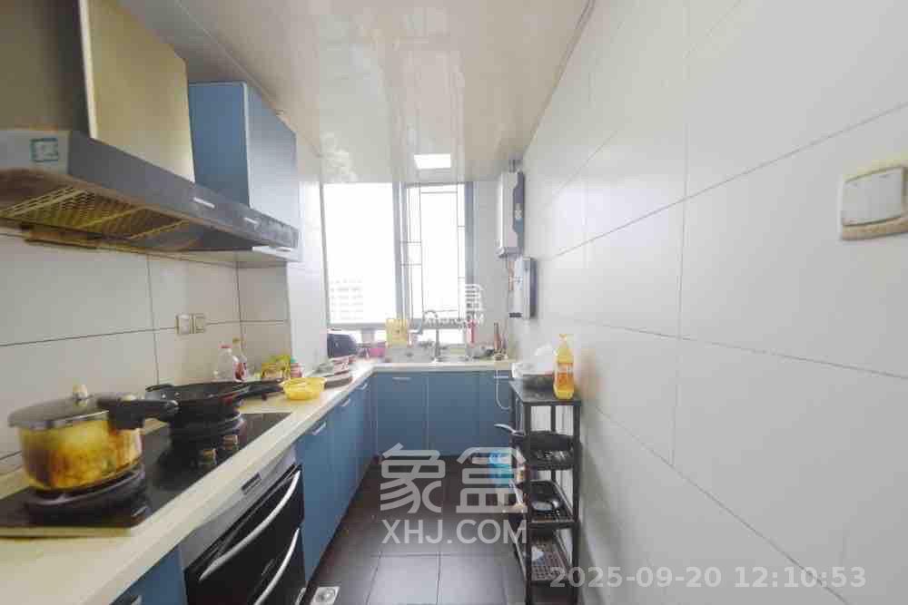 建鸿达华都（华都小户型及大华写字楼）  3室2厅2卫    4500.0元/月室内图