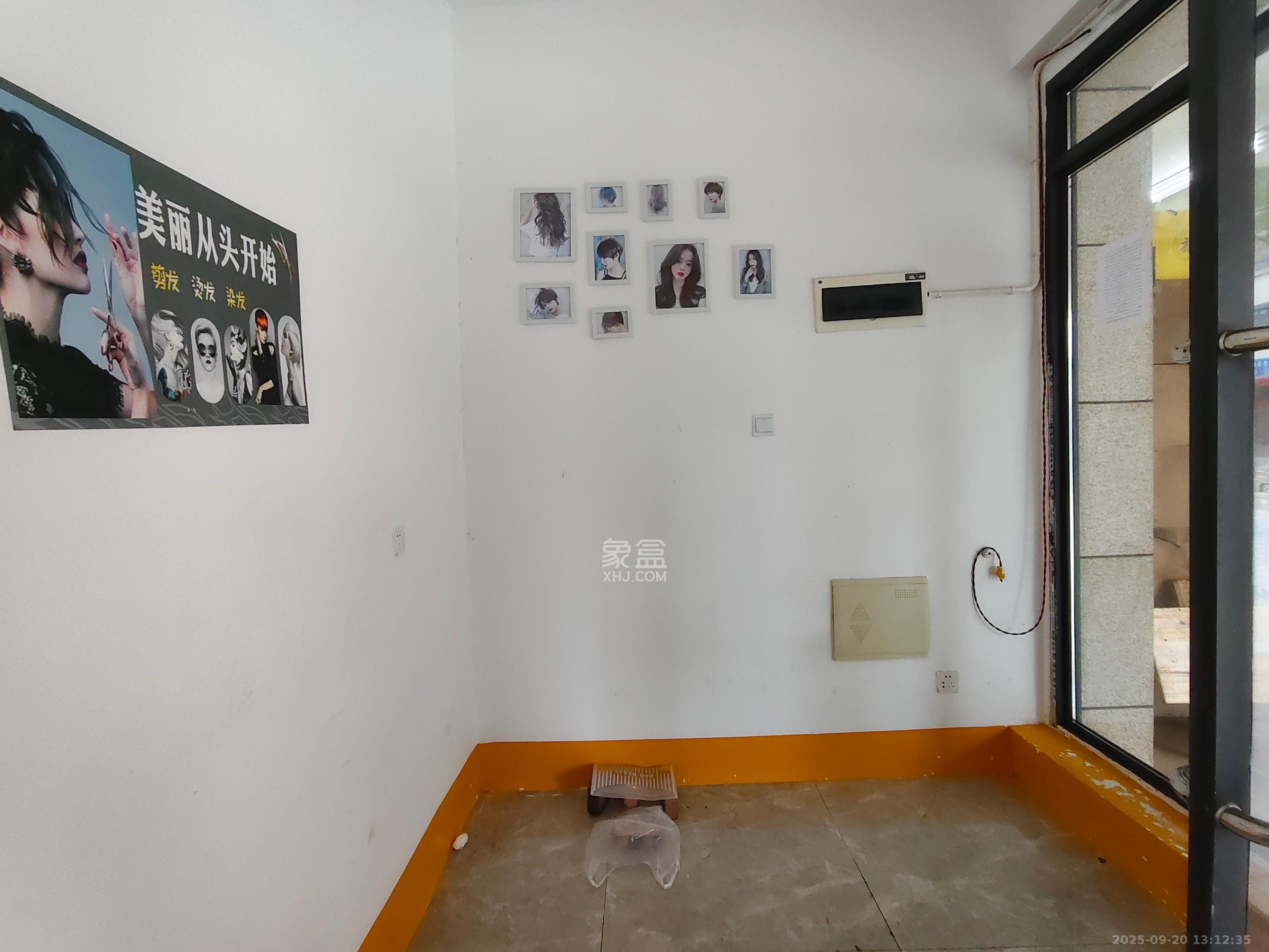 金鹰玖珑山 1室1厅0卫 1000.0元/月 金鹰玖珑山 1室1厅0卫 1000.0元/月室内图