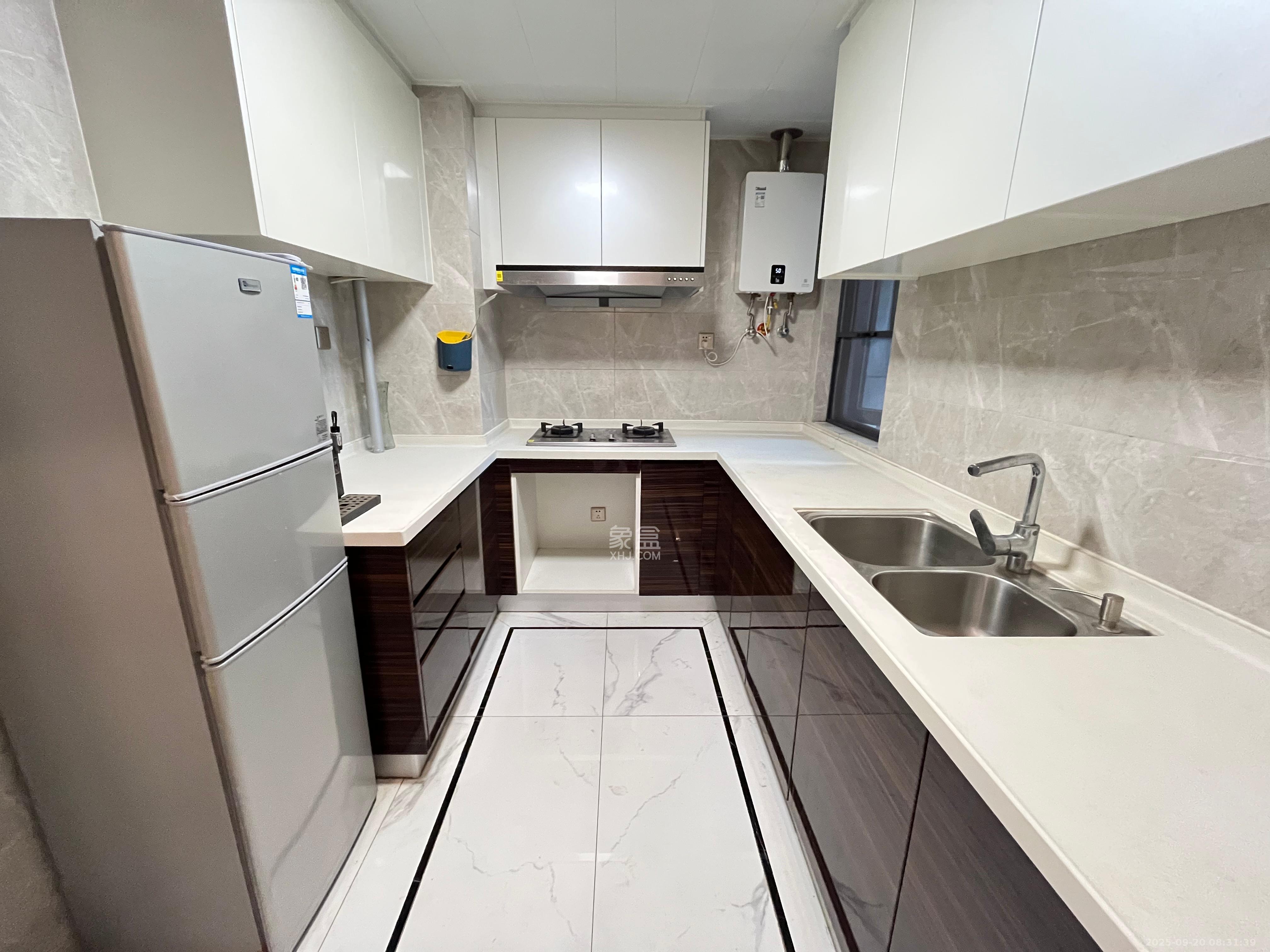 中海阅江府 3室2厅2卫 3800.0元/月 中海阅江府 3室2厅2卫 3800.0元/月室内图