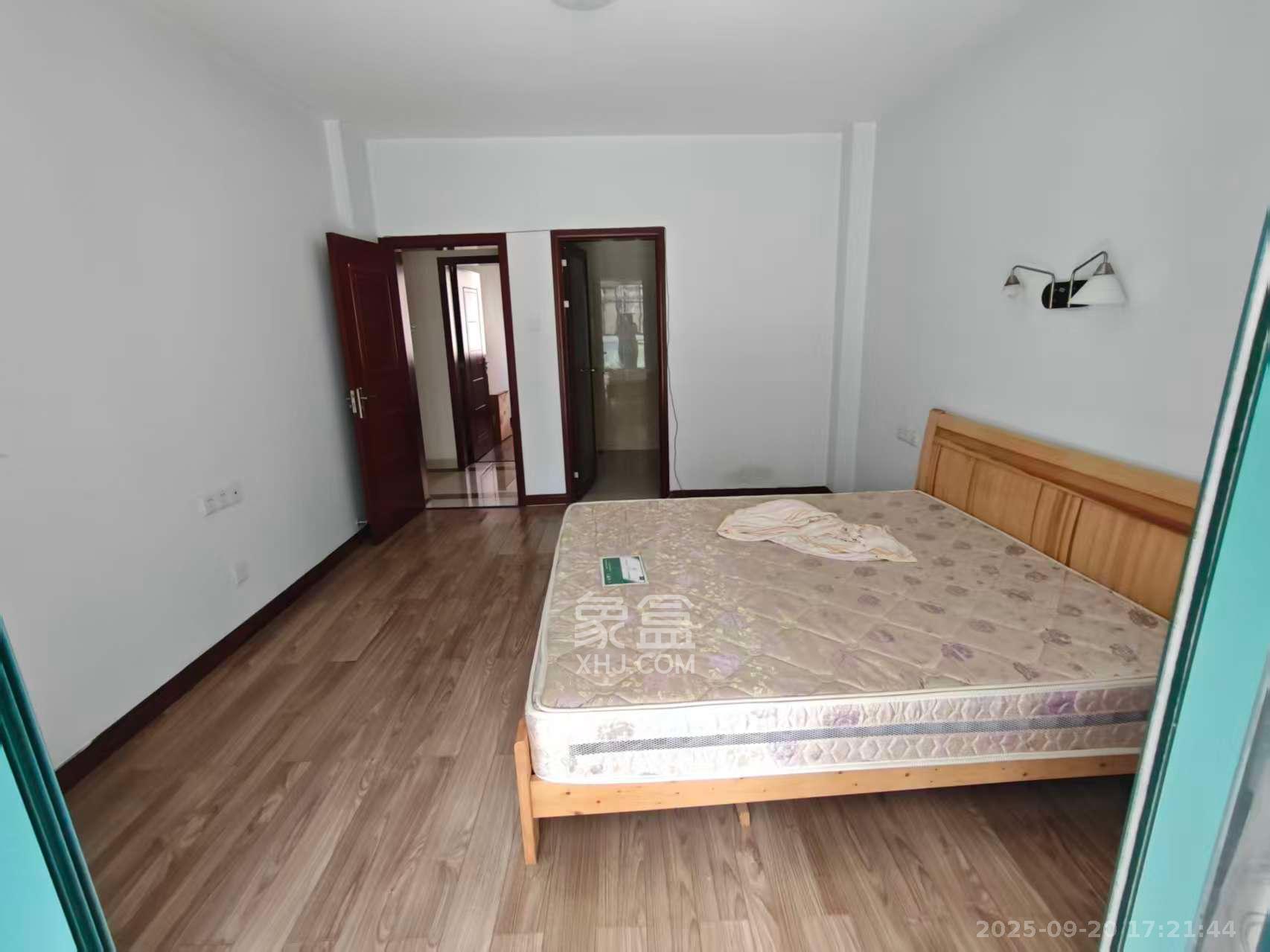 华盛世纪新城 4室2厅2卫 2500.0元/月 华盛世纪新城 4室2厅2卫 2500.0元/月室内图