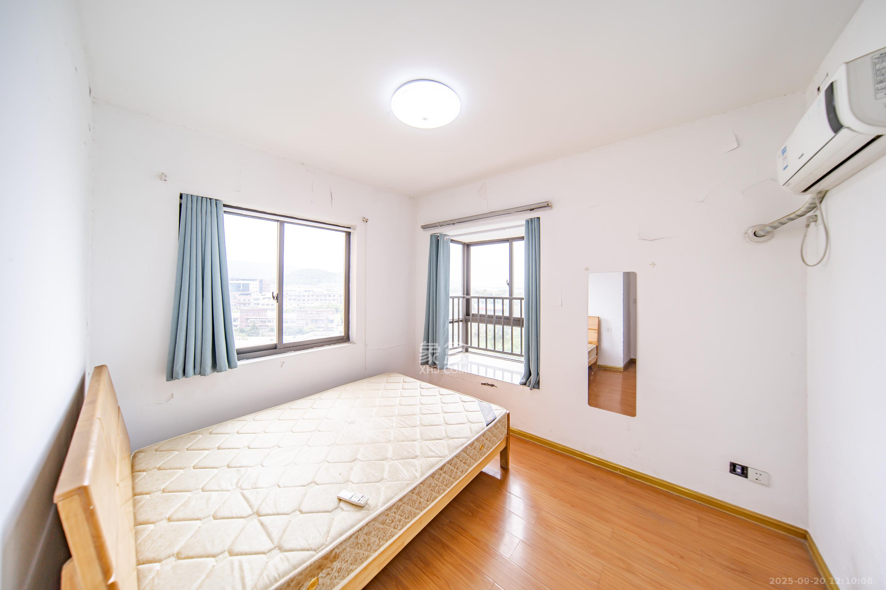 曙光泊岸 1室2厅1卫 183.0万 曙光泊岸 1室2厅1卫 183.0万卧室