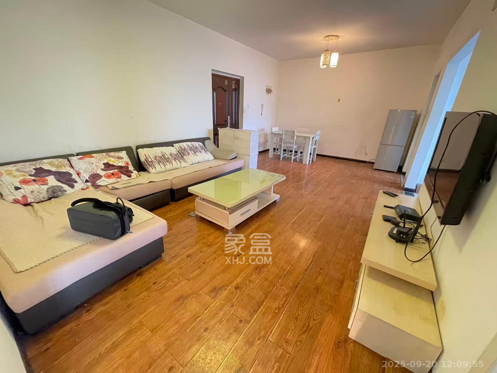 和庄  3室2厅1卫    2200.0元/月室内图