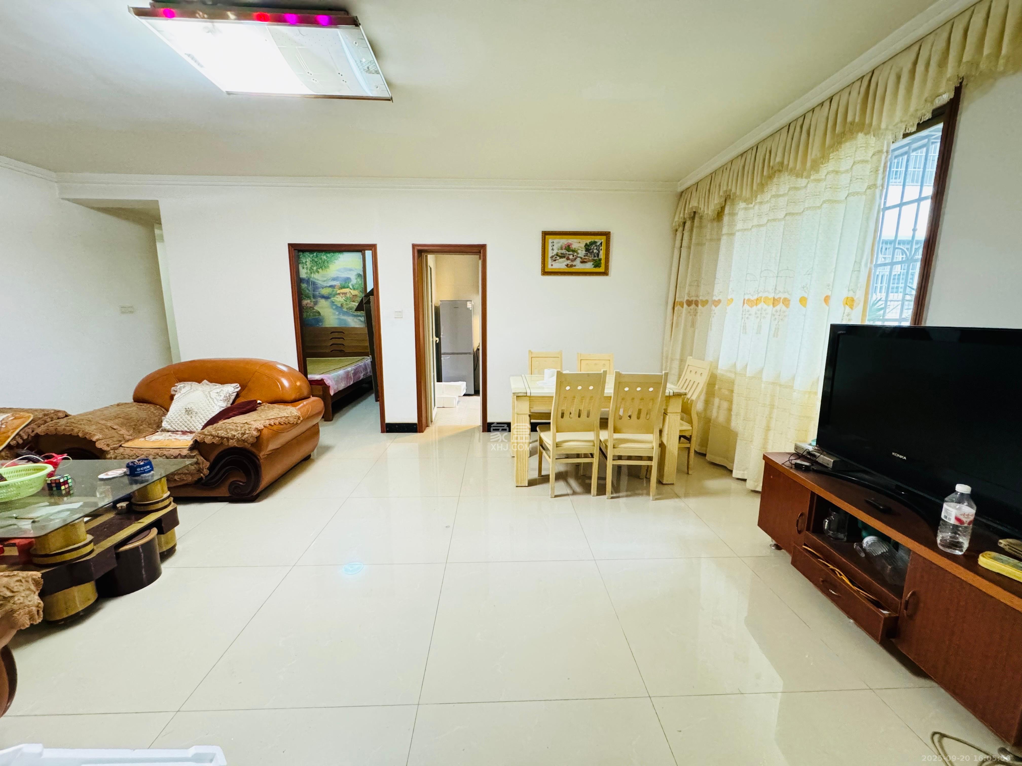 槽坊垅小区  3室2厅1卫    2400.0元/月室内图