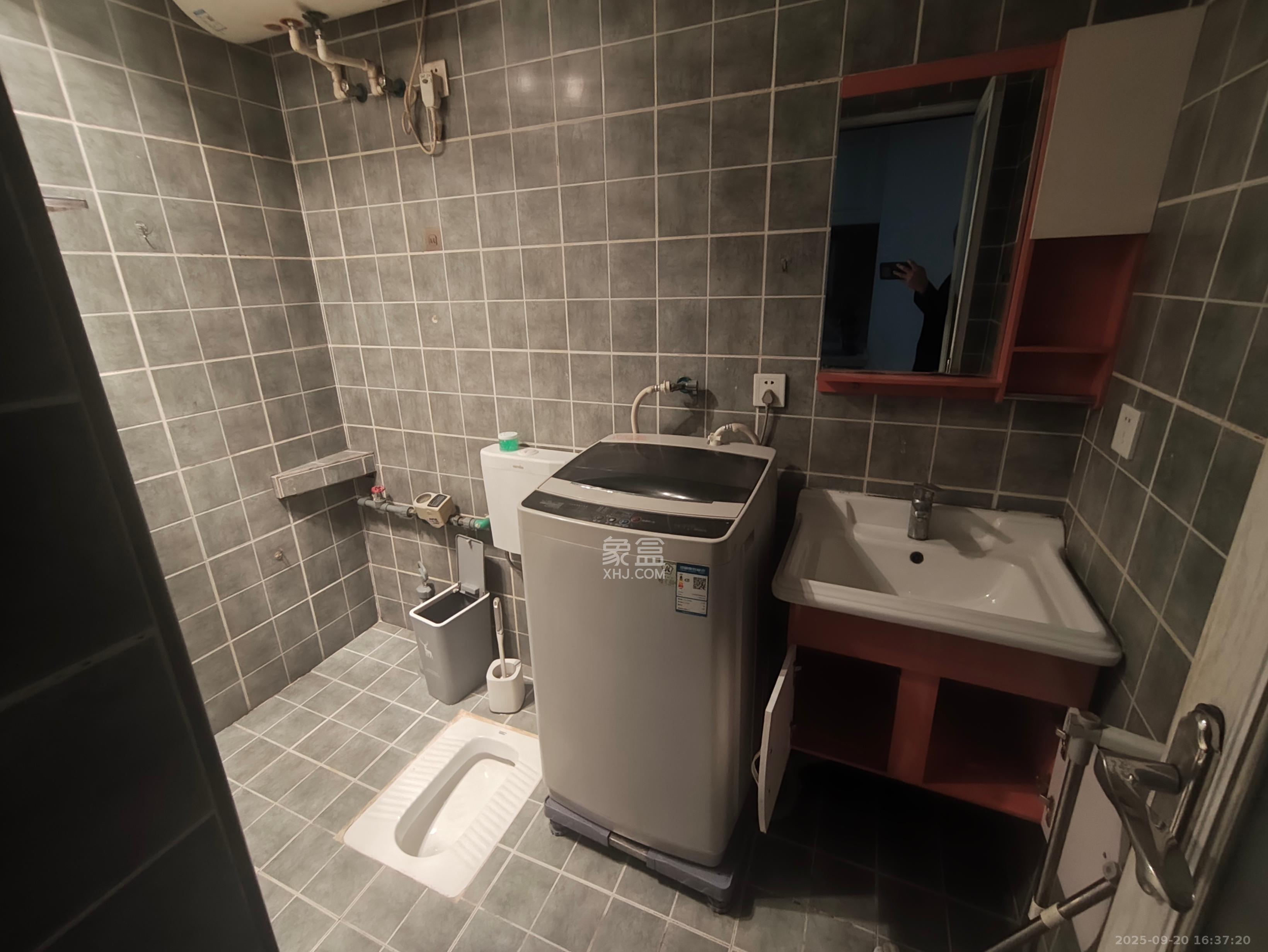 摩天一号 1室1厅1卫 2300.0元/月 摩天一号 1室1厅1卫 2300.0元/月室内图