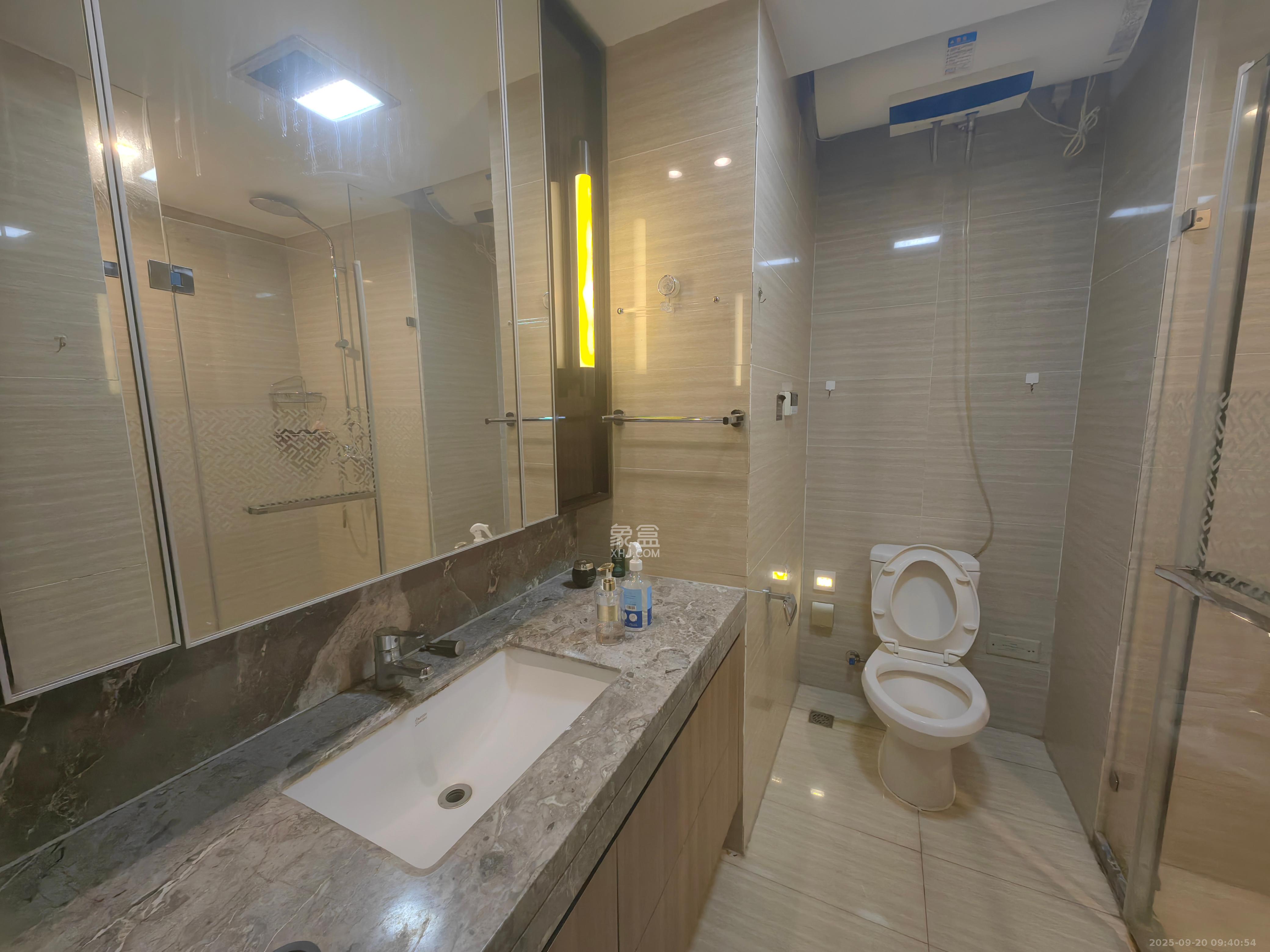 华远国际公寓  1室1厅1卫    3500.0元/月室内图