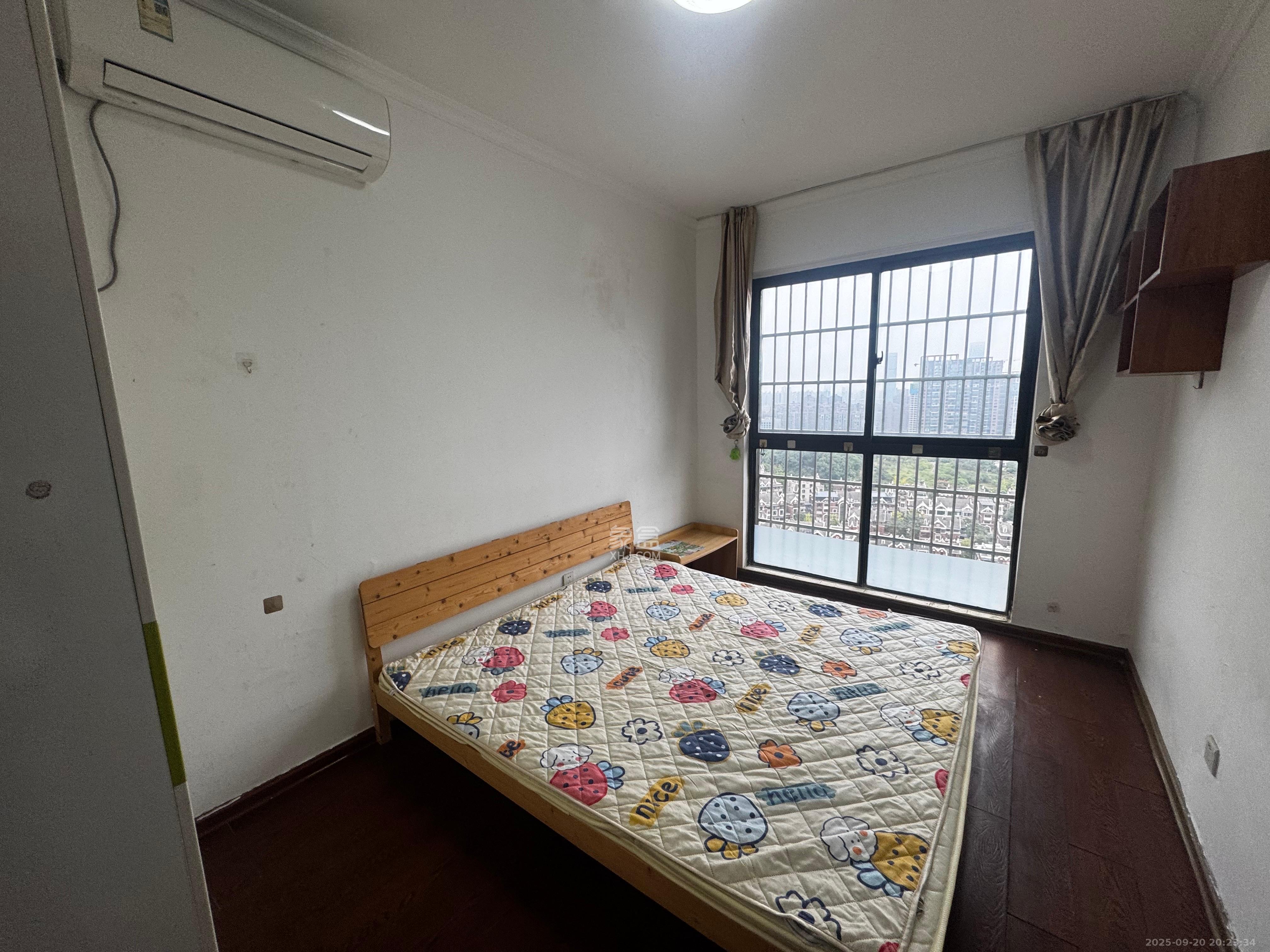 优山美地  3室1厅1卫    2100.0元/月室内图