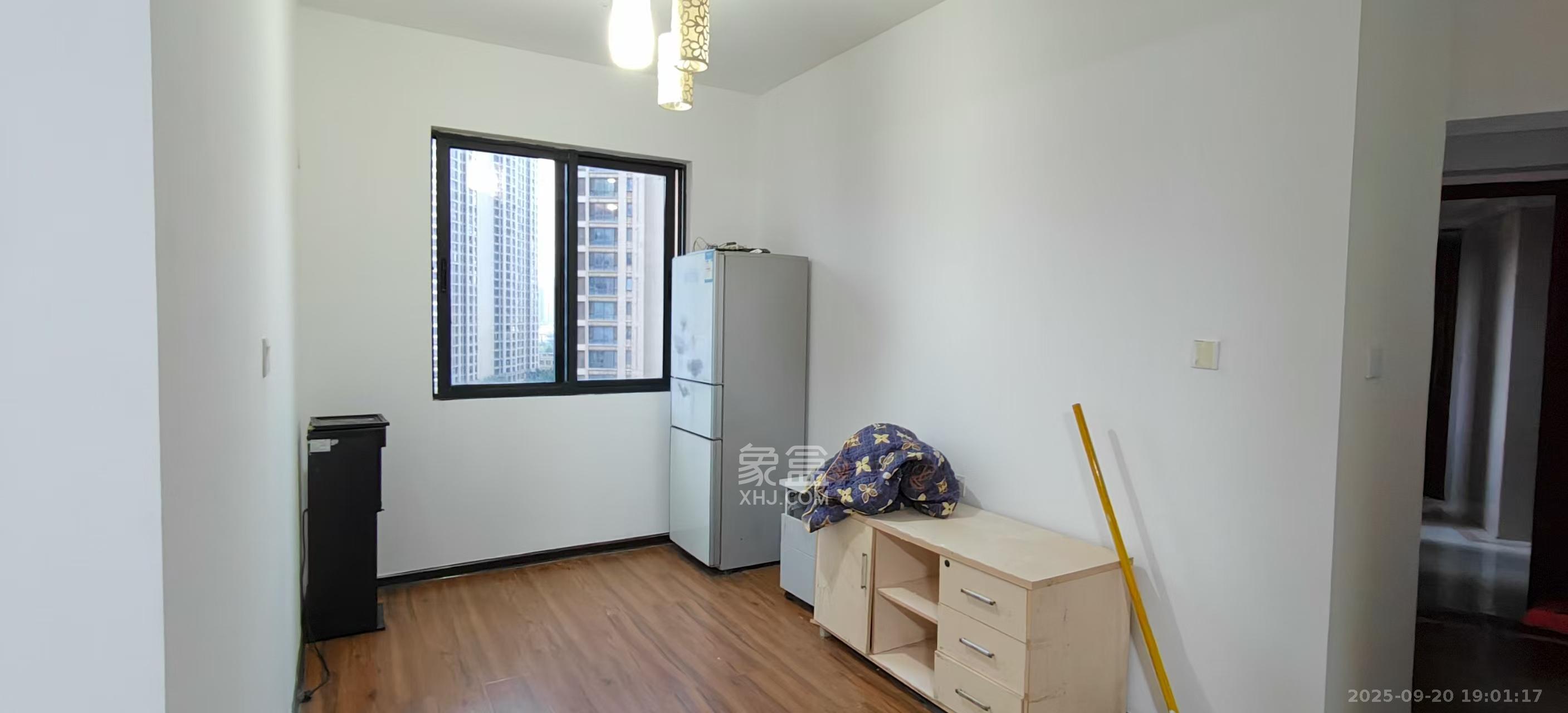 中建梅溪湖中心  4室2厅2卫   3800.00元/月室内图