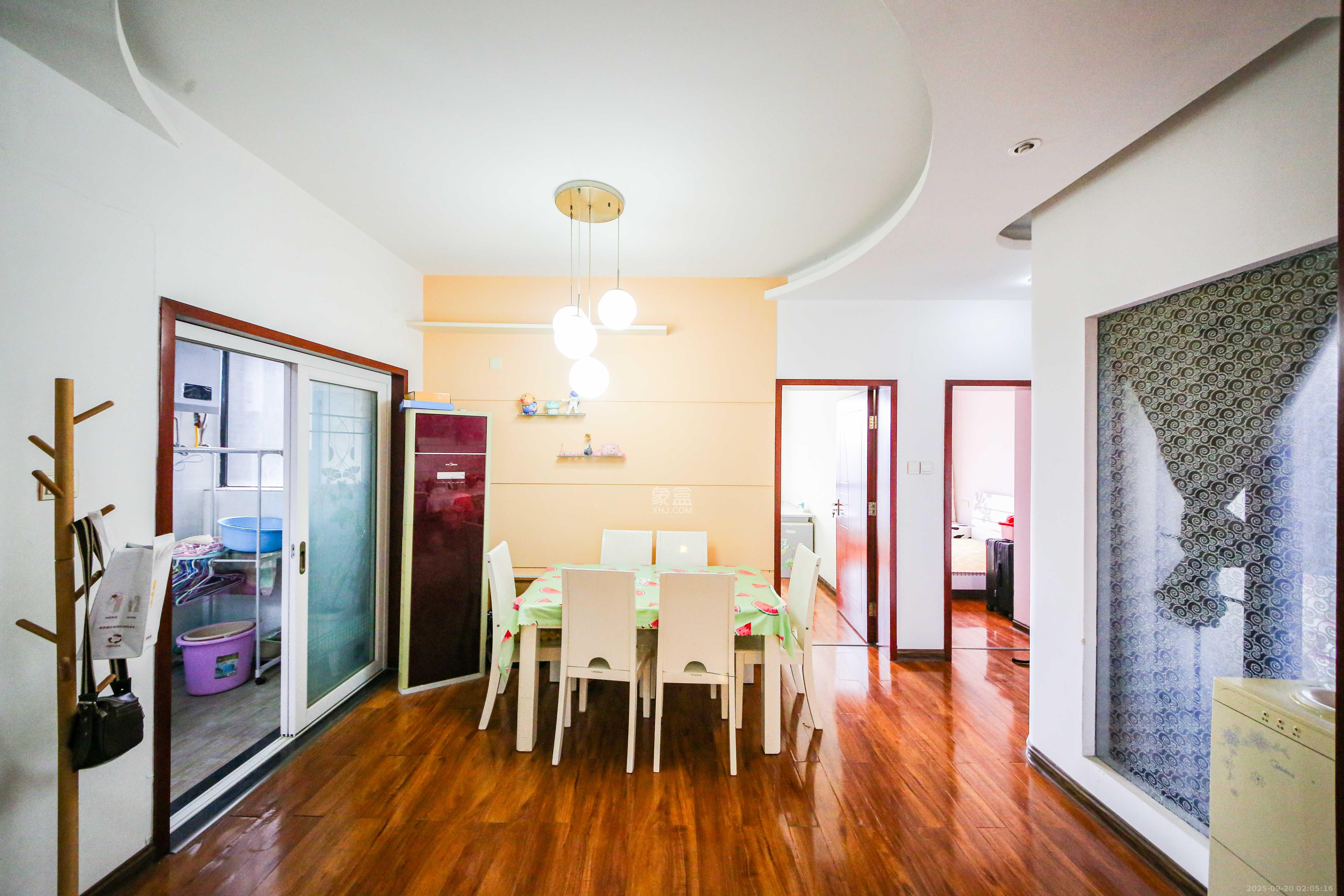 和庄  3室2厅1卫    78.0万客厅