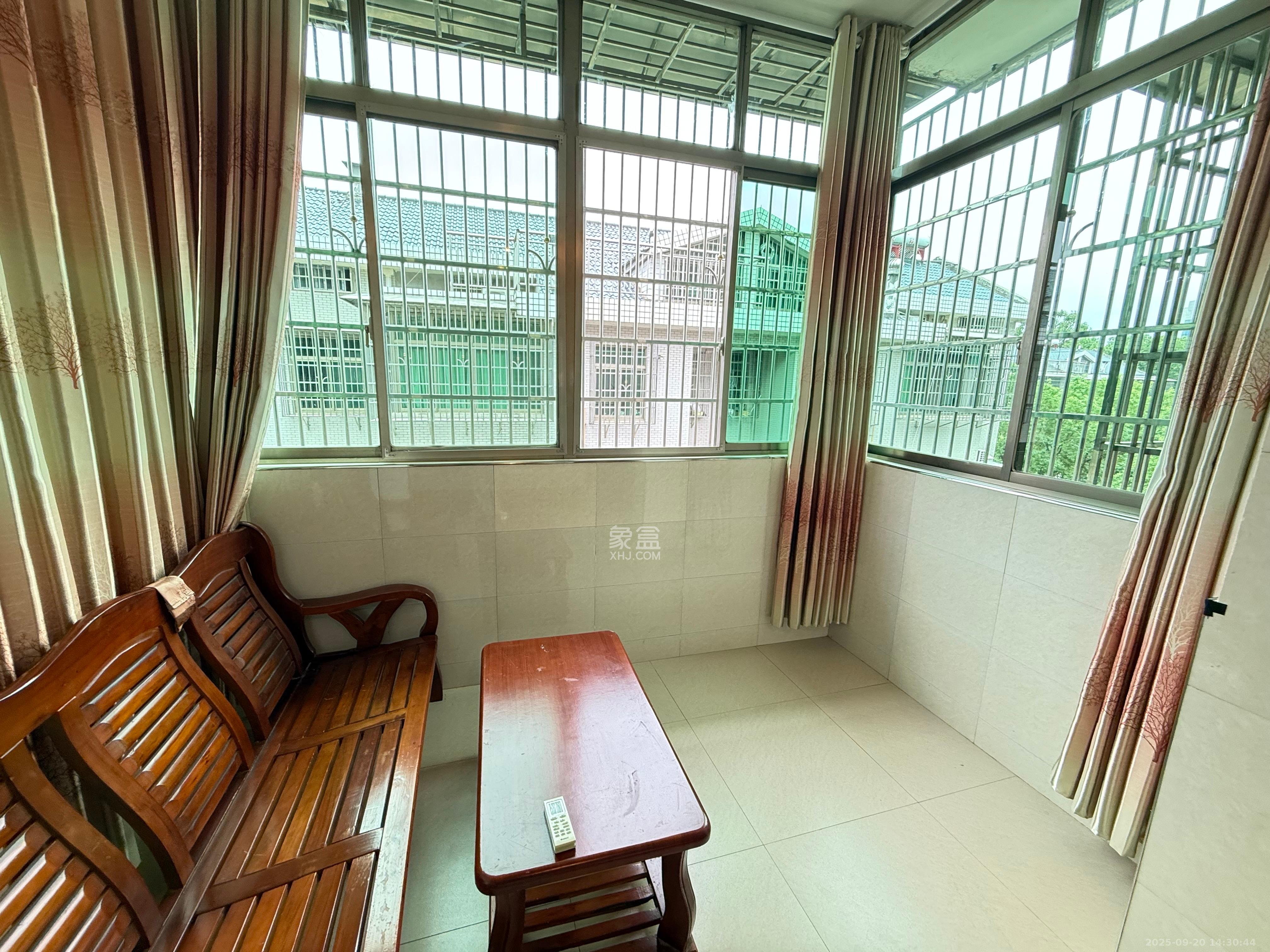 金桂小区一期  2室2厅1卫    1400.0元/月室内图