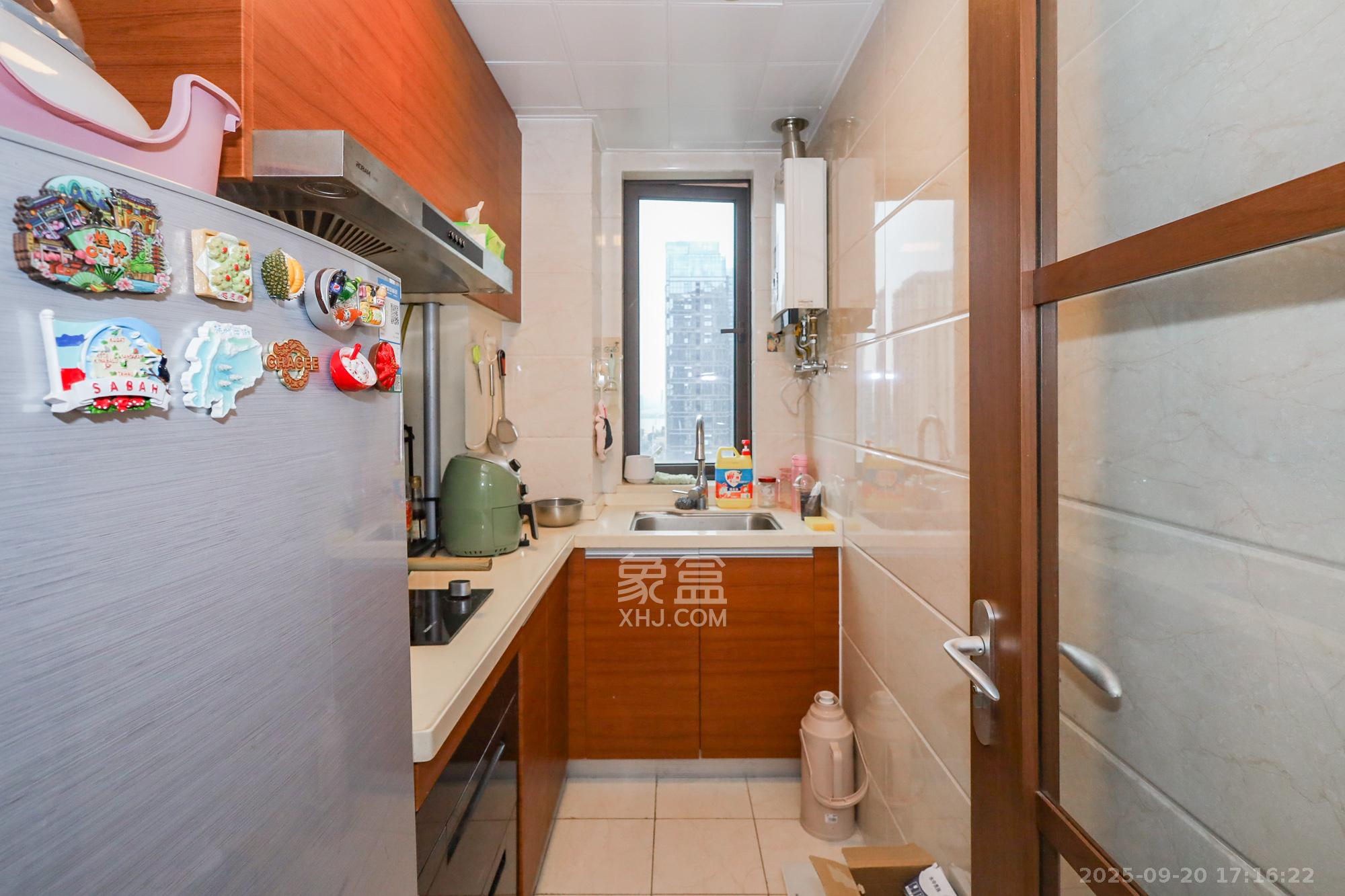 龙湖水晶郦城 1室1厅1卫 55.0万 龙湖水晶郦城 1室1厅1卫 55.0万厨房