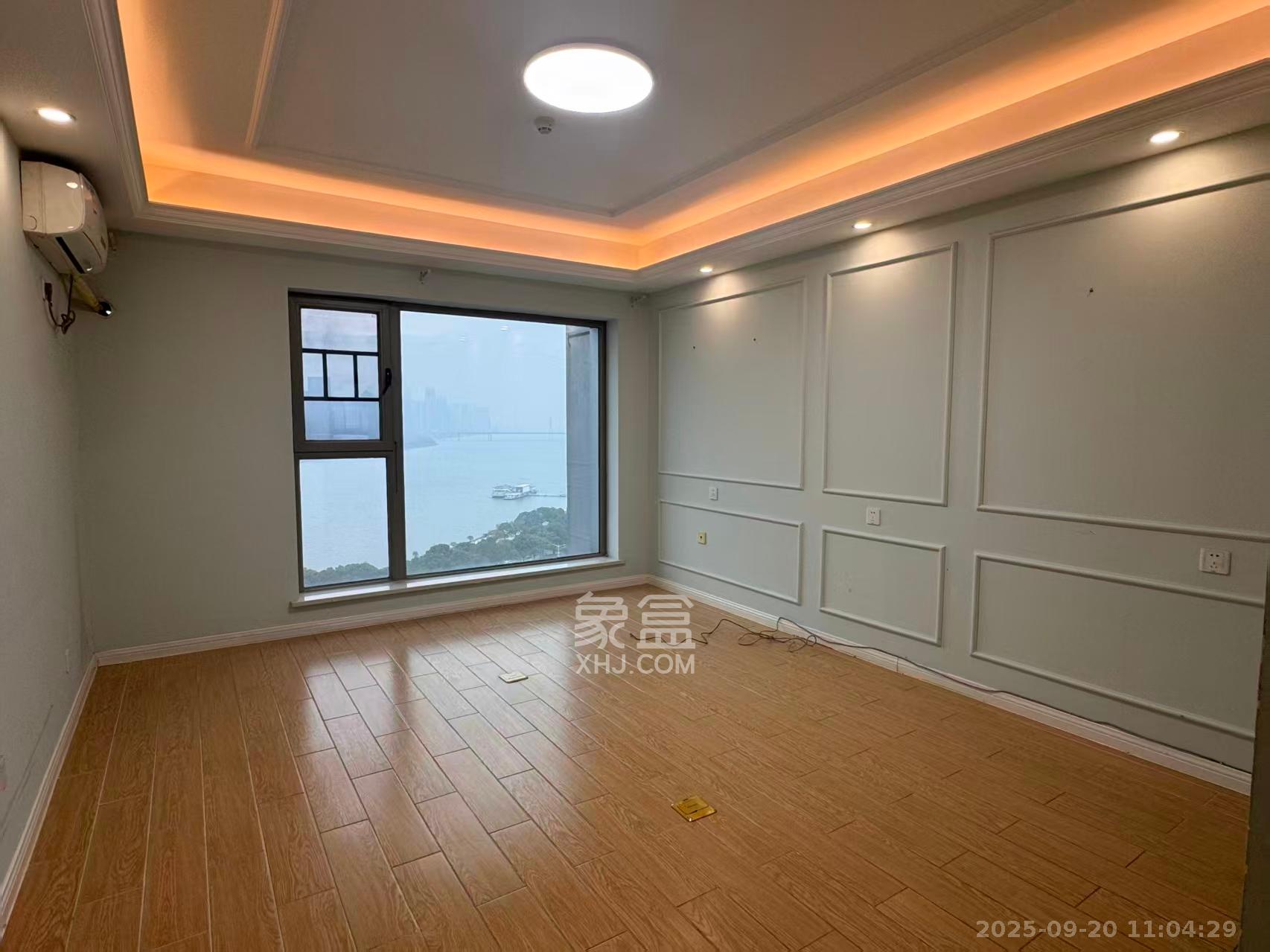 潮宗御苑  4室2厅2卫    7500.0元/月室内图